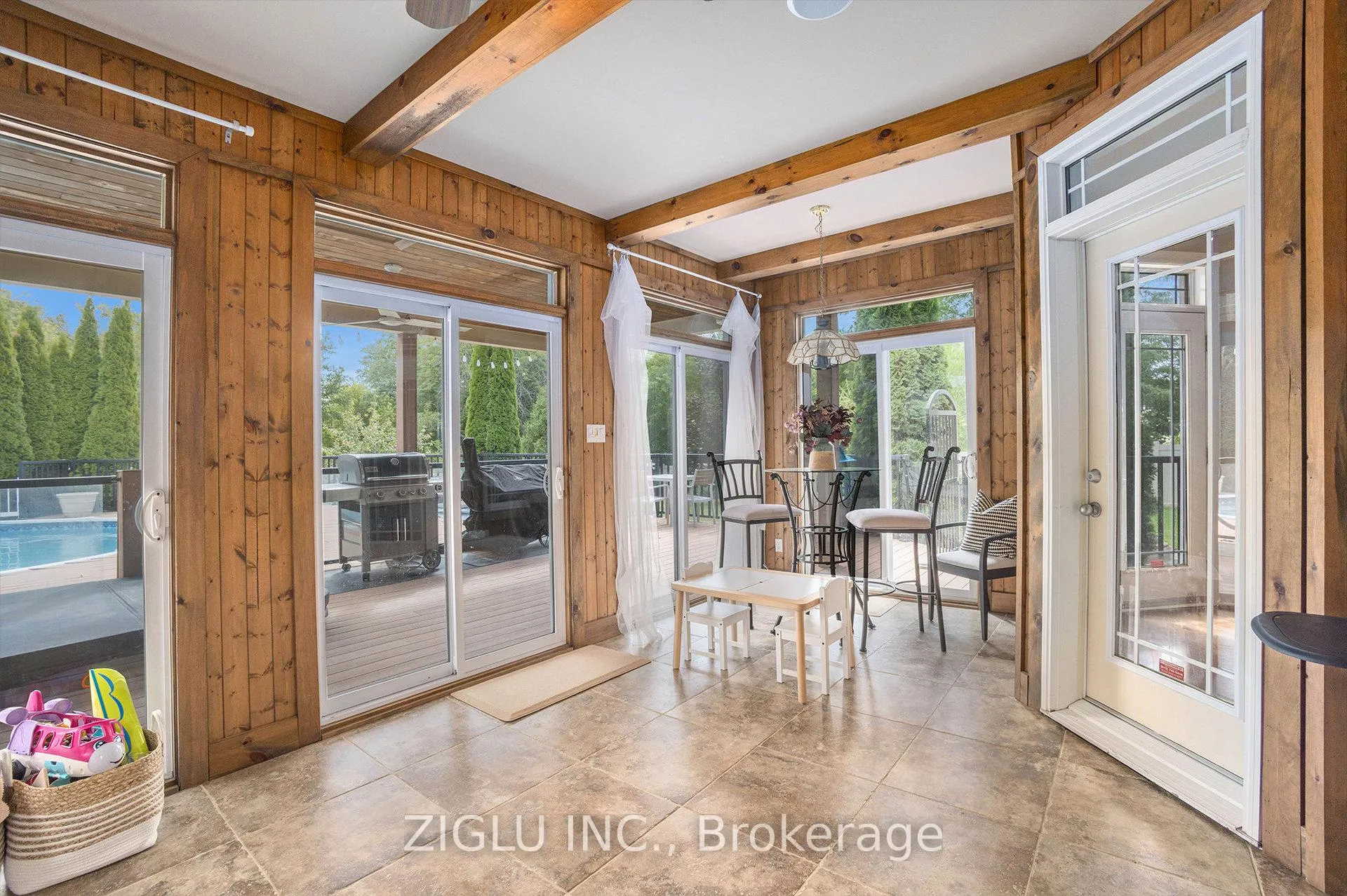 Photo 16 of 38 Oradea Crescent, Ottawa, Richmond — HOMEH
