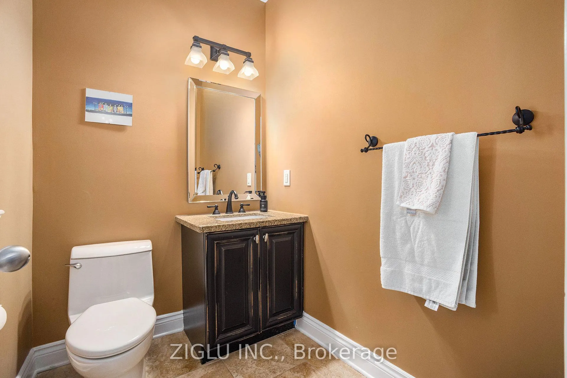 Photo 20 of 38 Oradea Crescent, Ottawa, Richmond — HOMEH