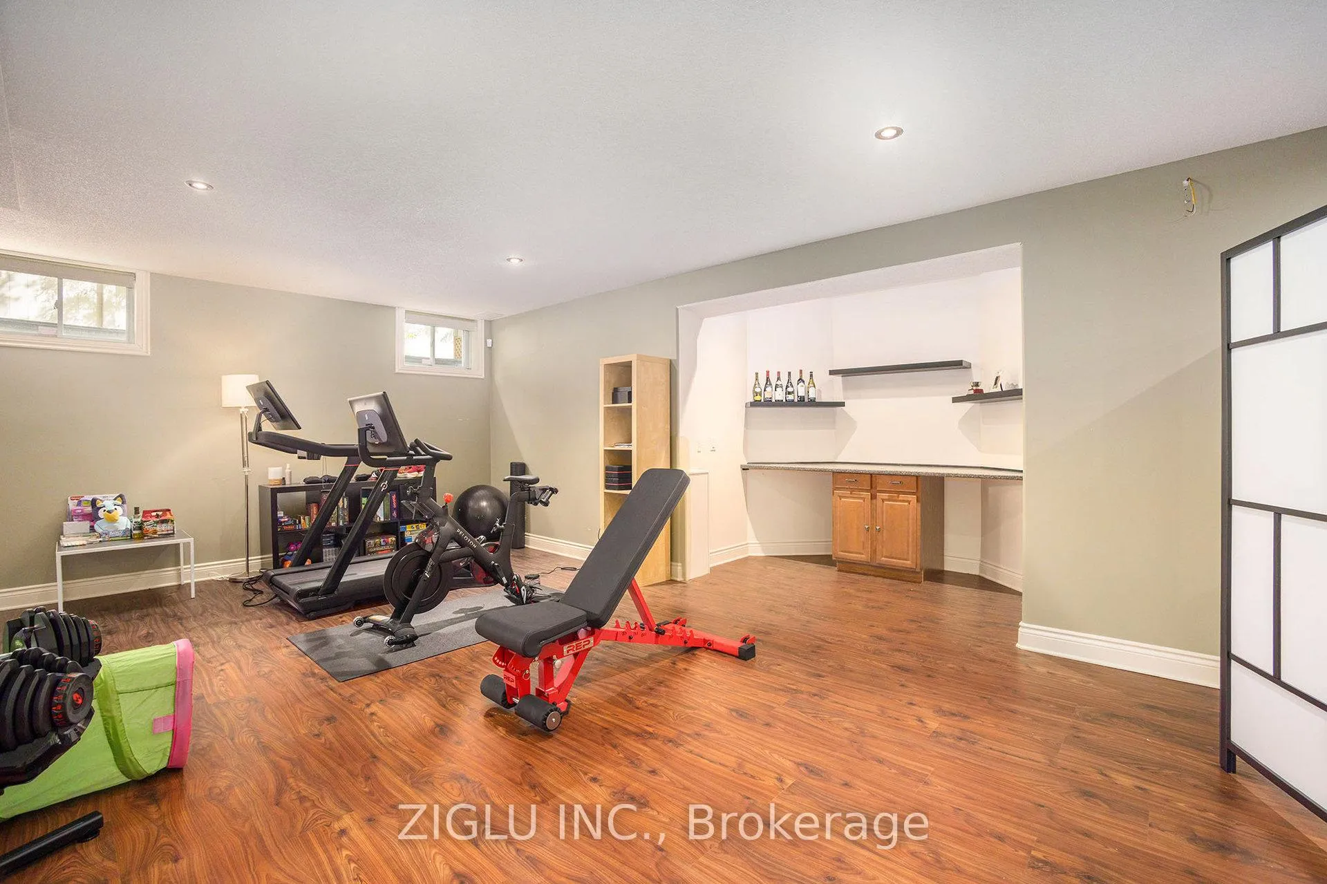 Photo 36 of 38 Oradea Crescent, Ottawa, Richmond — HOMEH
