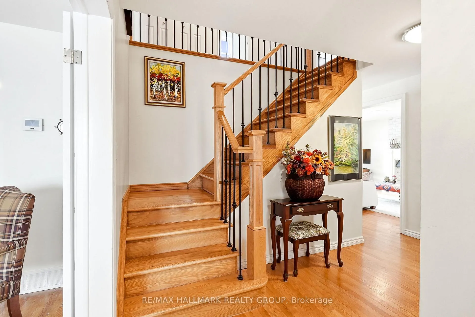 Photo 6 of 552 Wilkie Drive, Ottawa, Fallingbrook/Pineridge — HOMEH
