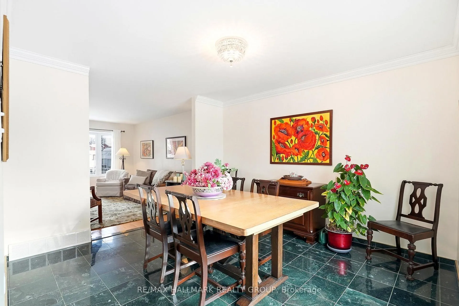 Photo 9 of 552 Wilkie Drive, Ottawa, Fallingbrook/Pineridge — HOMEH