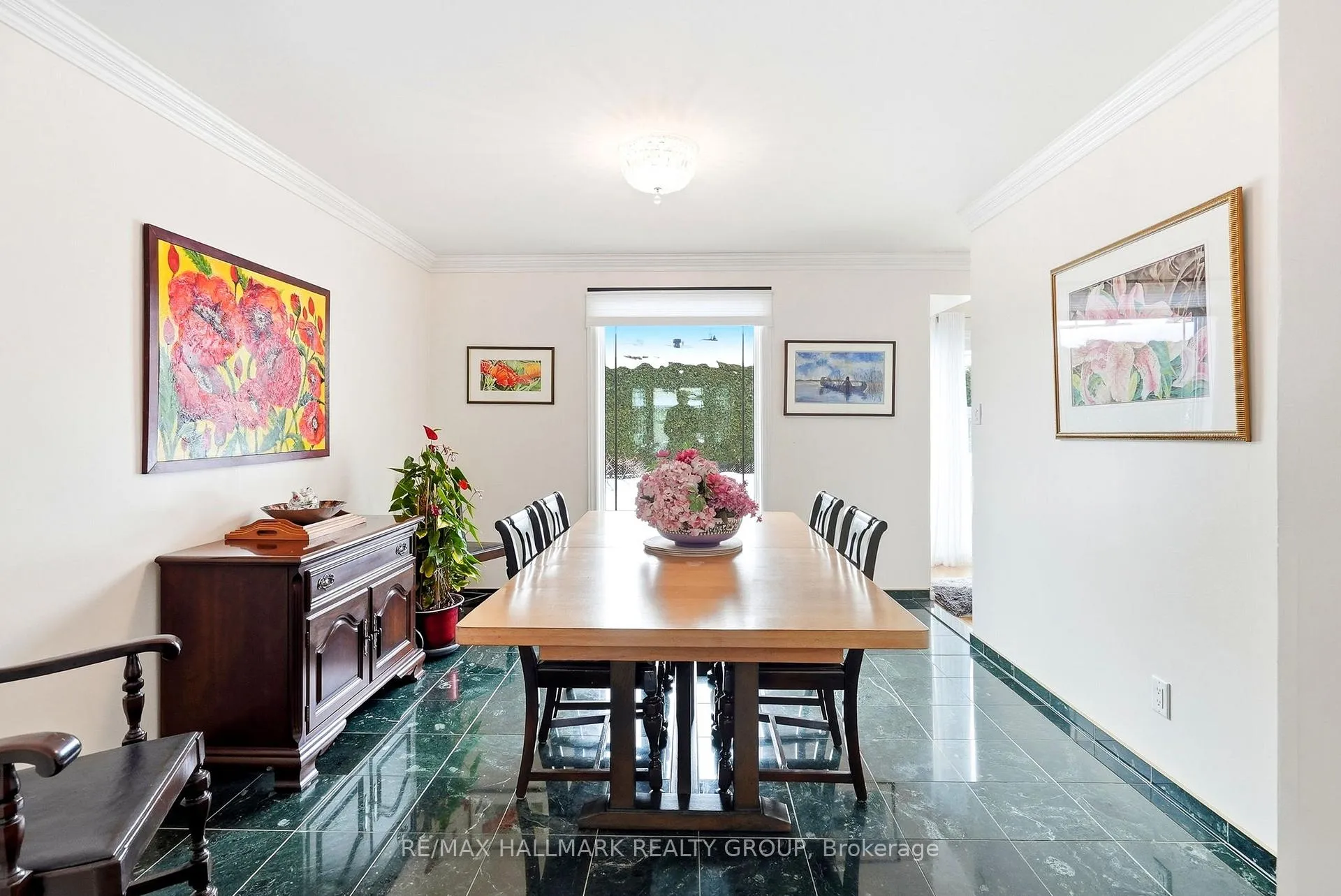 Photo 10 of 552 Wilkie Drive, Ottawa, Fallingbrook/Pineridge — HOMEH