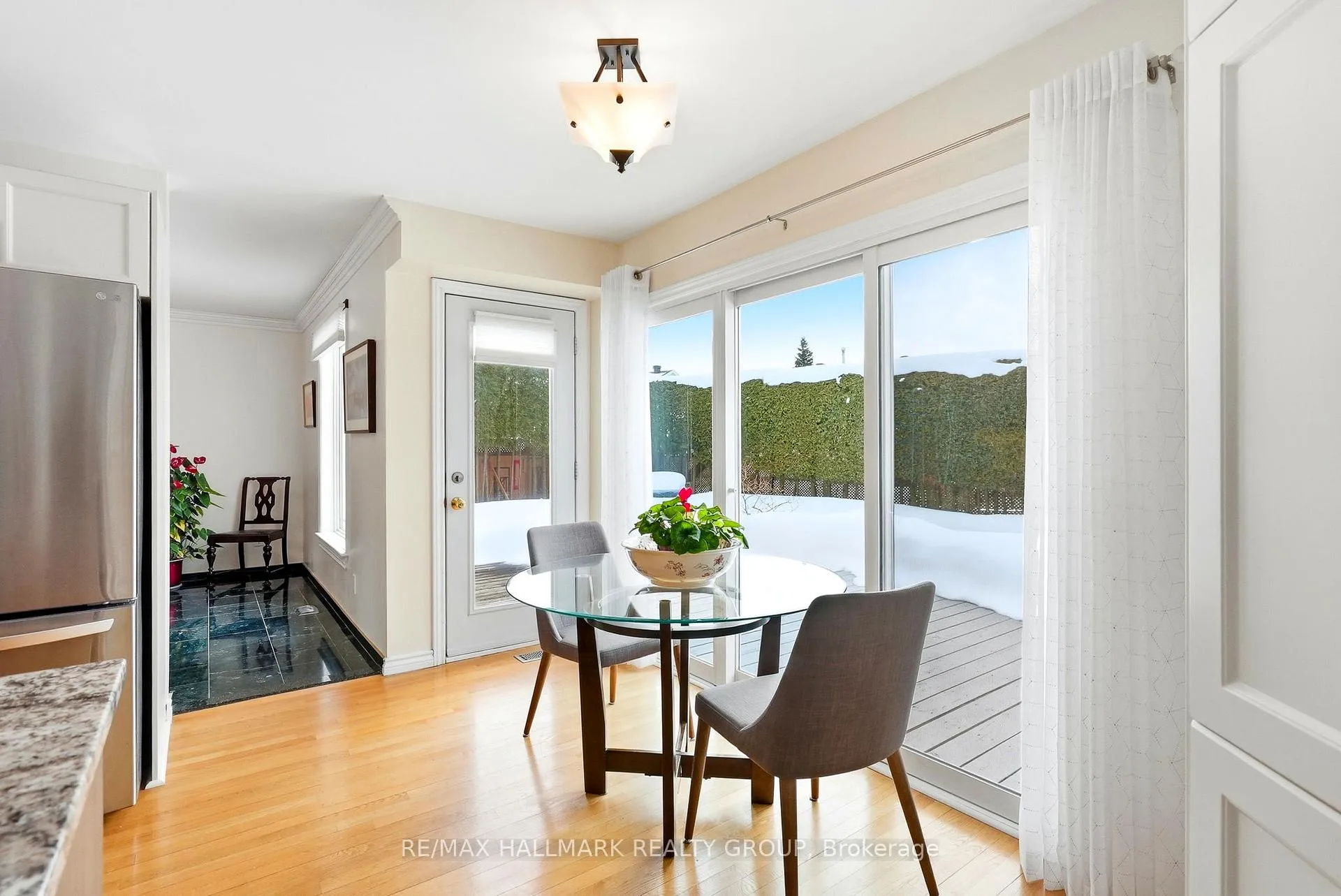 Photo 14 of 552 Wilkie Drive, Ottawa, Fallingbrook/Pineridge — HOMEH