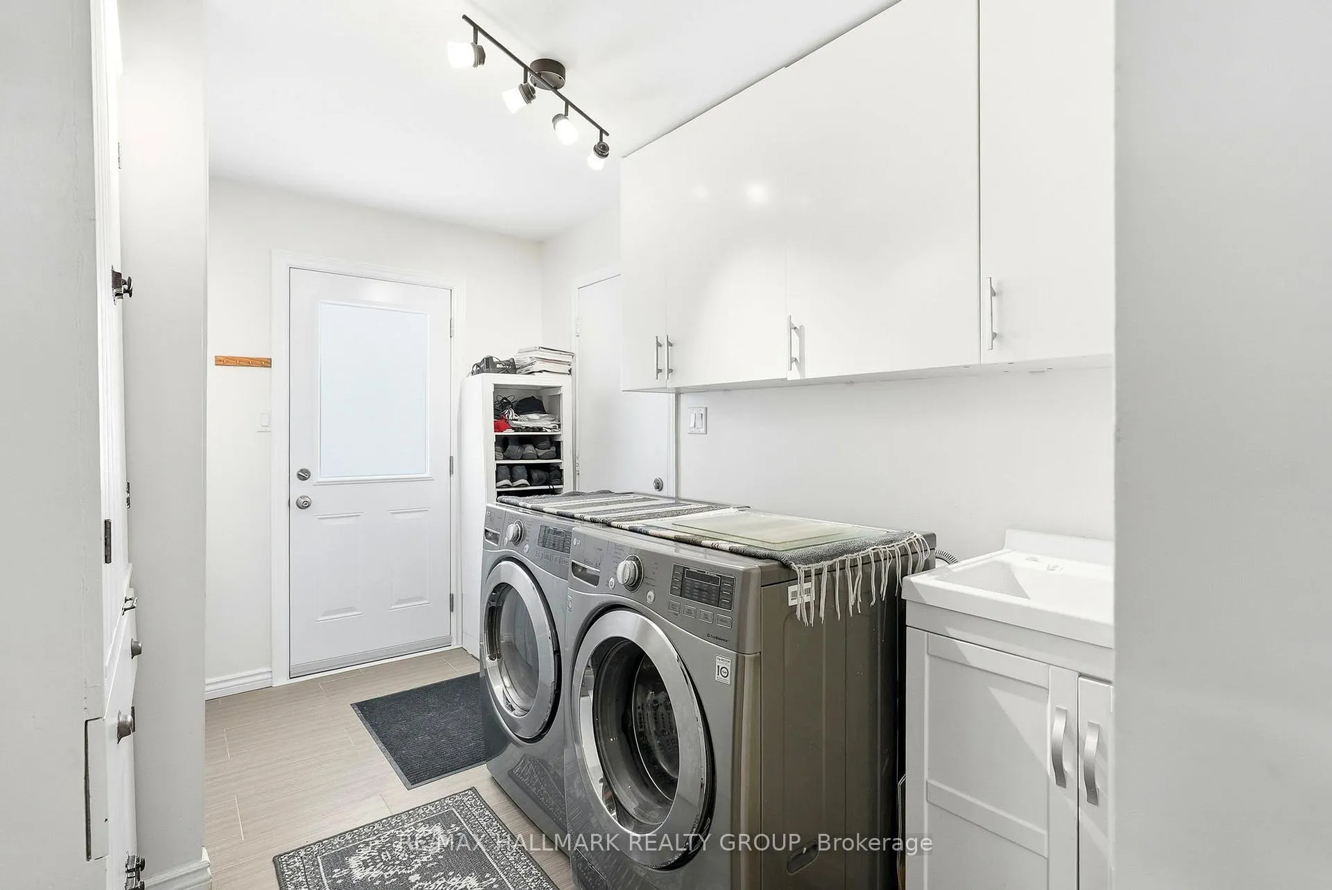 Photo 19 of 552 Wilkie Drive, Ottawa, Fallingbrook/Pineridge — HOMEH