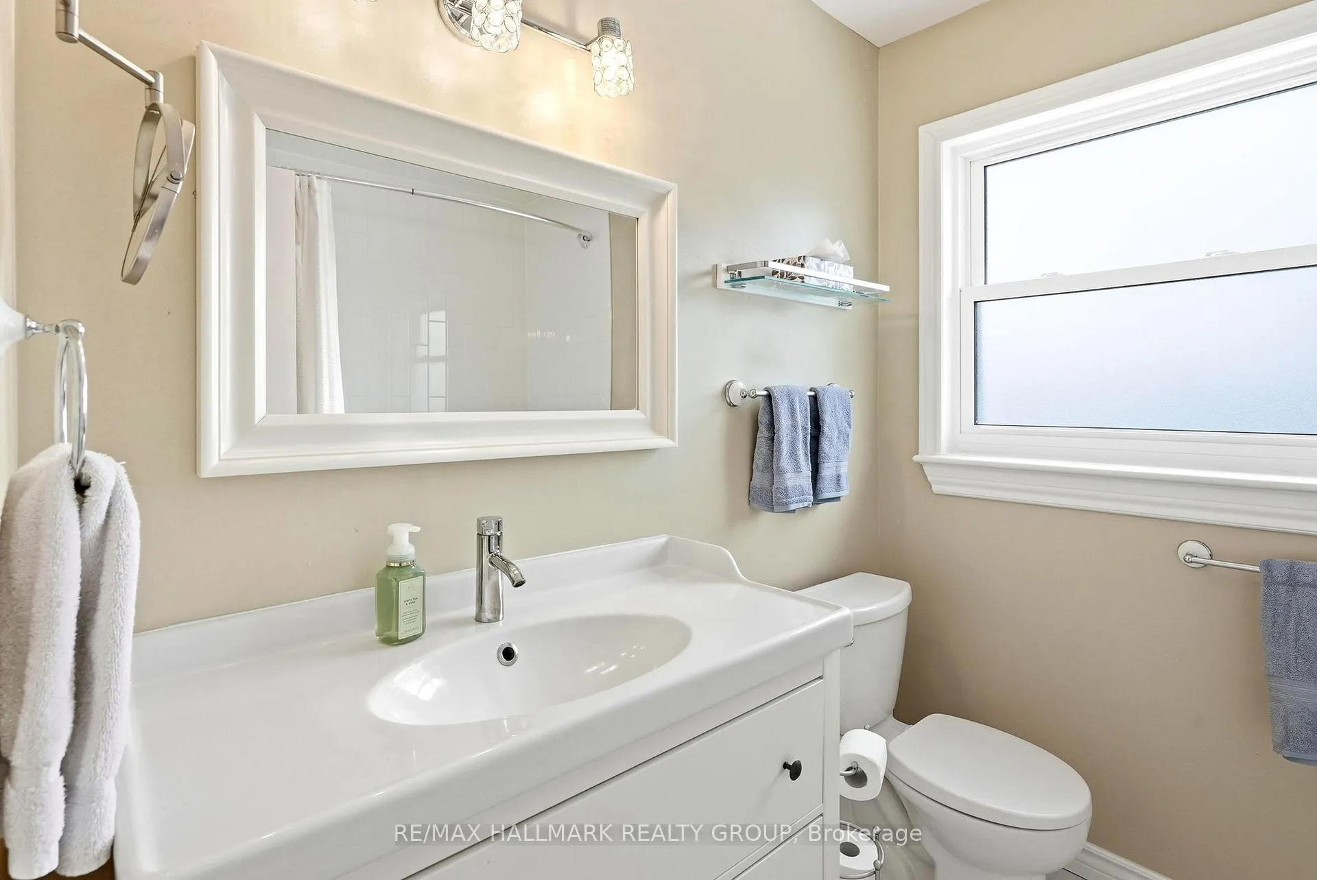 Photo 23 of 552 Wilkie Drive, Ottawa, Fallingbrook/Pineridge — HOMEH