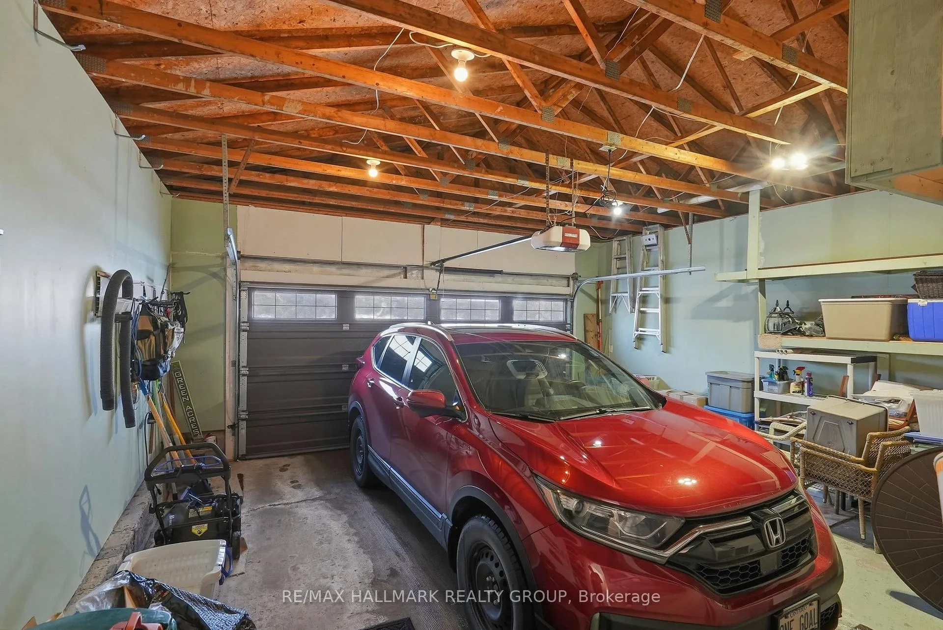 Photo 36 of 552 Wilkie Drive, Ottawa, Fallingbrook/Pineridge — HOMEH
