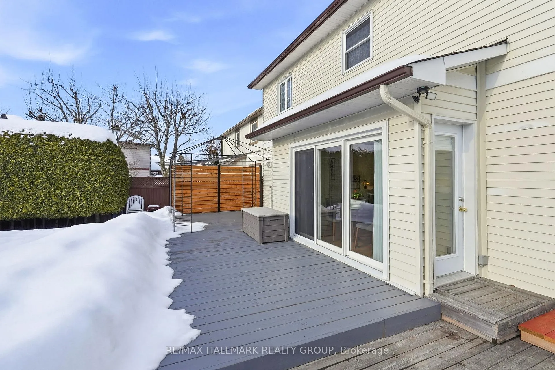 Photo 38 of 552 Wilkie Drive, Ottawa, Fallingbrook/Pineridge — HOMEH