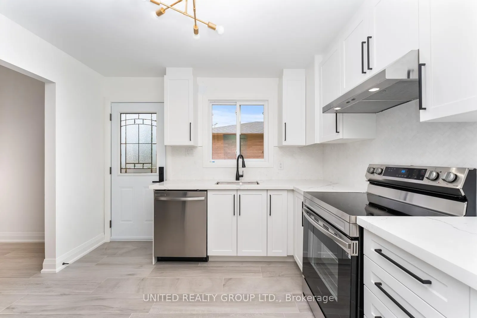Photo 9 of Unit Main, 176 Letitia Street, Barrie, Letitia Heights — HOMEH