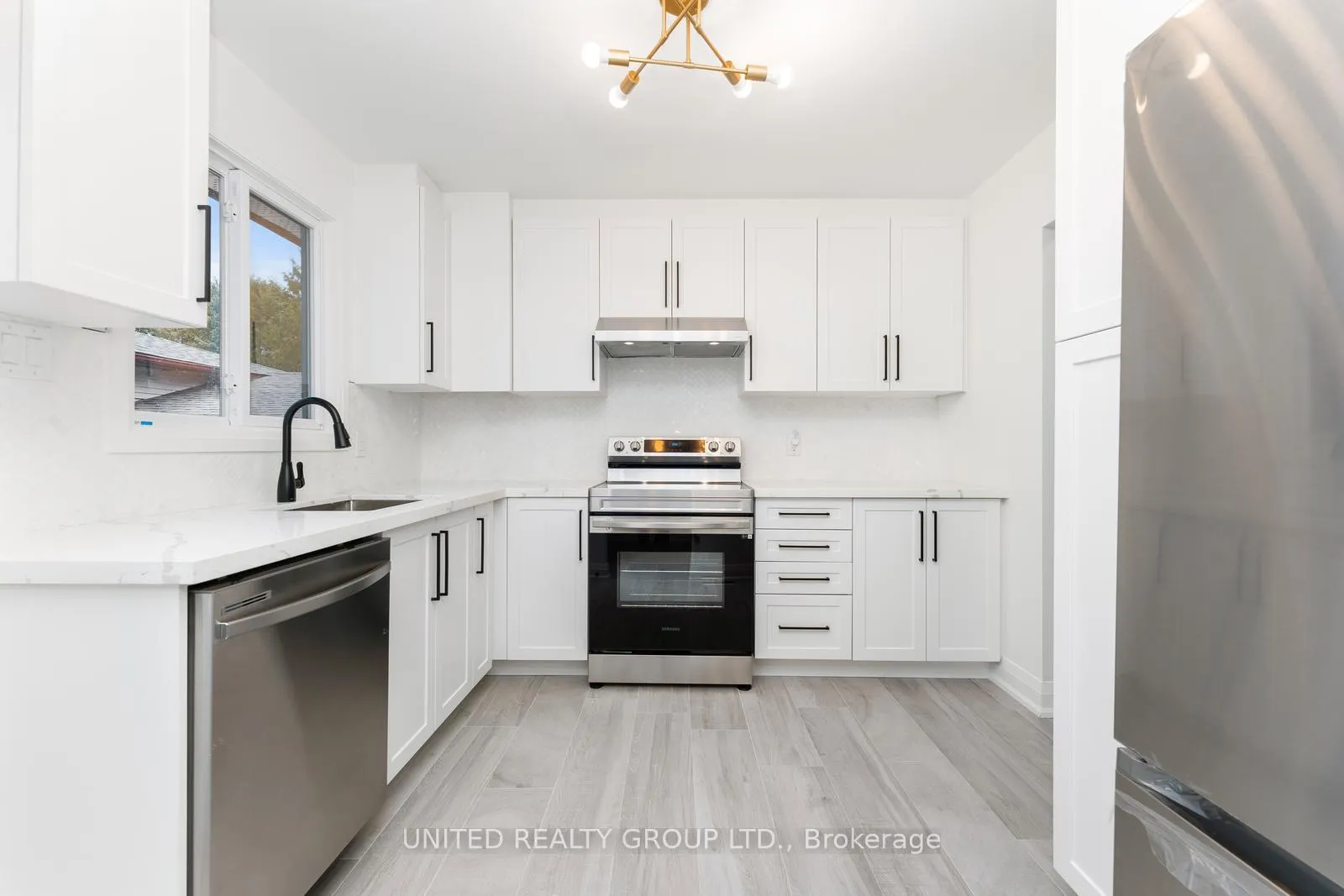 Photo 10 of Unit Main, 176 Letitia Street, Barrie, Letitia Heights — HOMEH