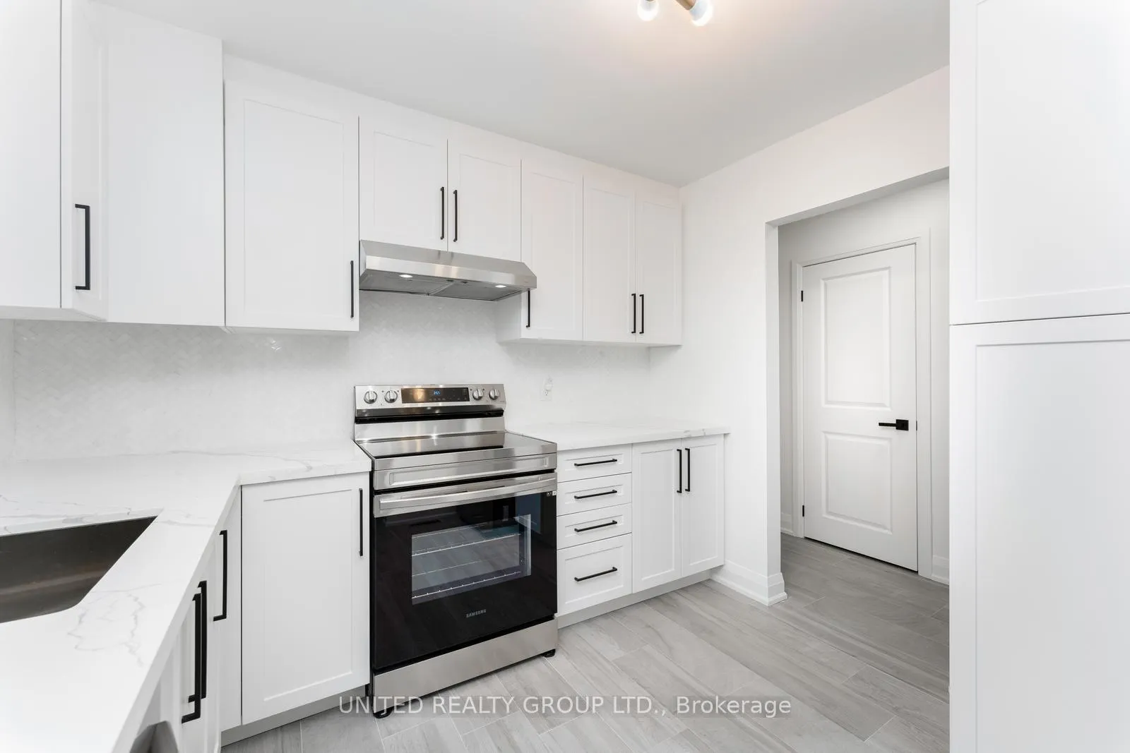 Photo 12 of Unit Main, 176 Letitia Street, Barrie, Letitia Heights — HOMEH