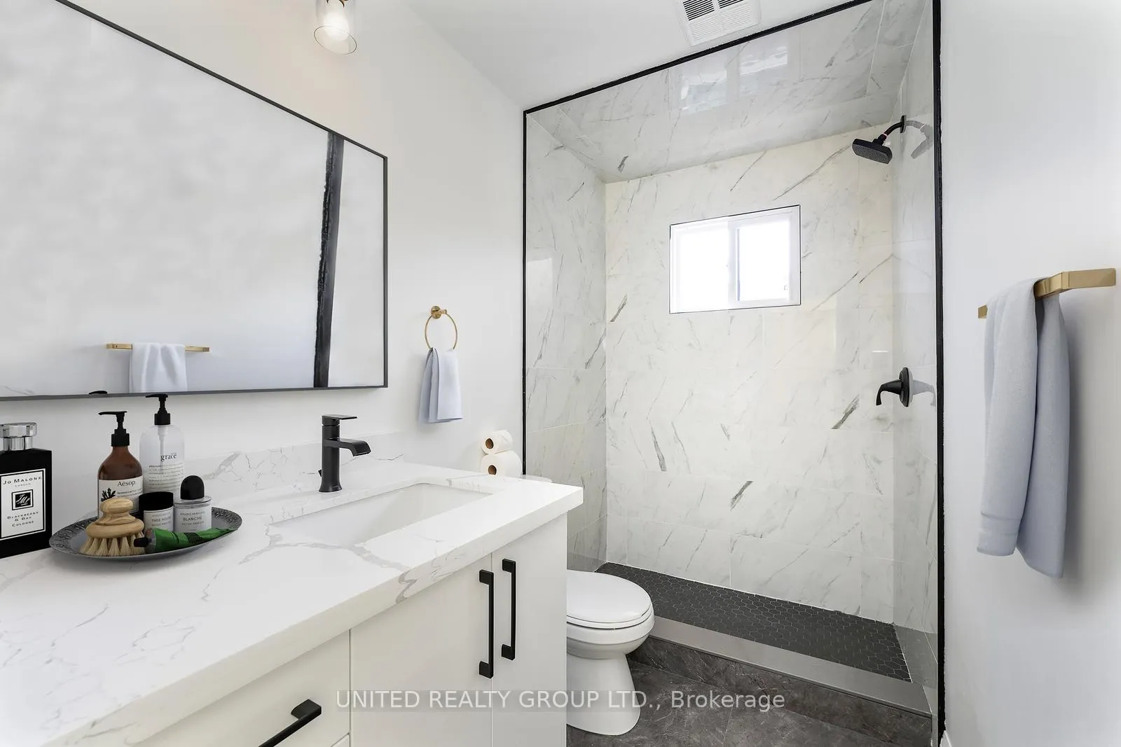 Photo 24 of Unit Main, 176 Letitia Street, Barrie, Letitia Heights — HOMEH