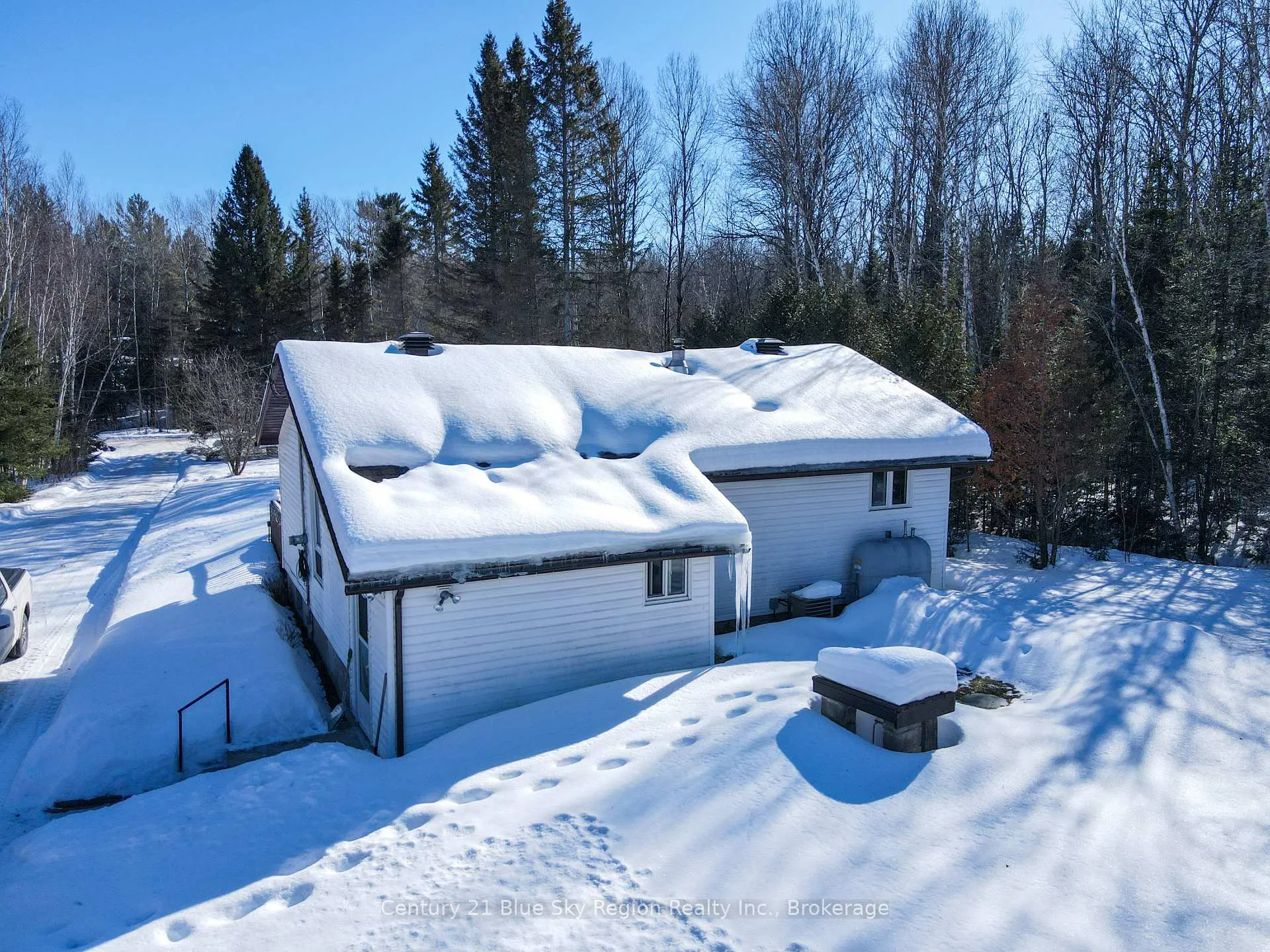 Photo 5 of 272 Lindquist Line, Powassan — HOMEH