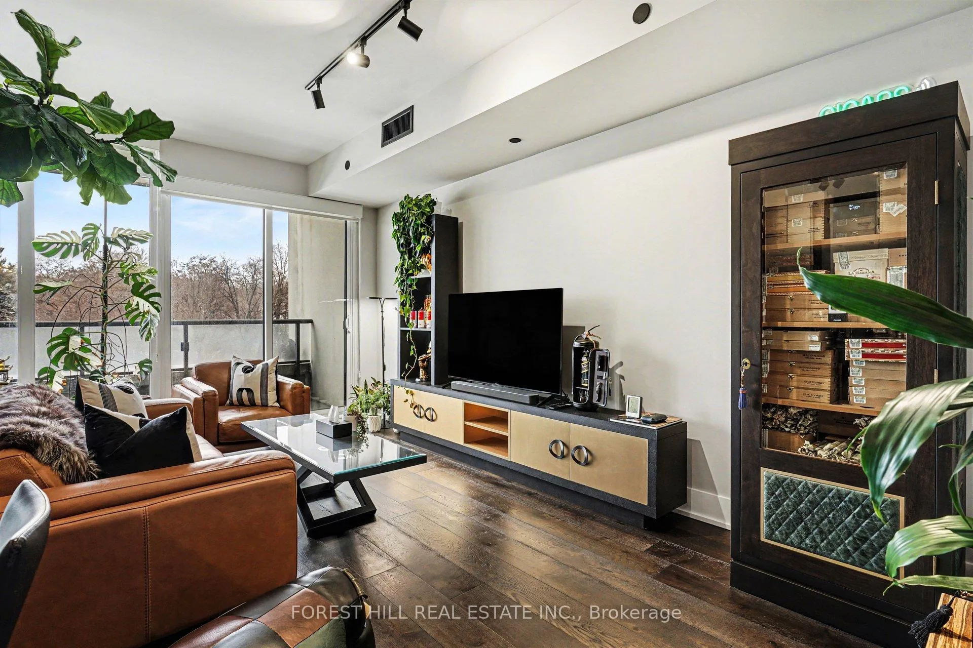 Photo 5 of Unit 406, 3018 Yonge Street, Toronto, Lawrence Park South — HOMEH