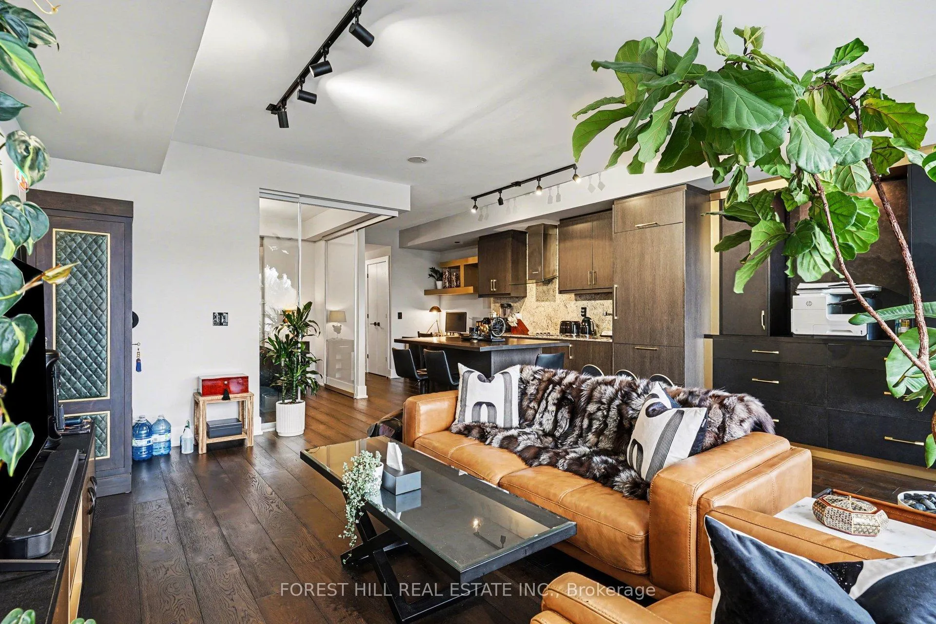 Photo 6 of Unit 406, 3018 Yonge Street, Toronto, Lawrence Park South — HOMEH