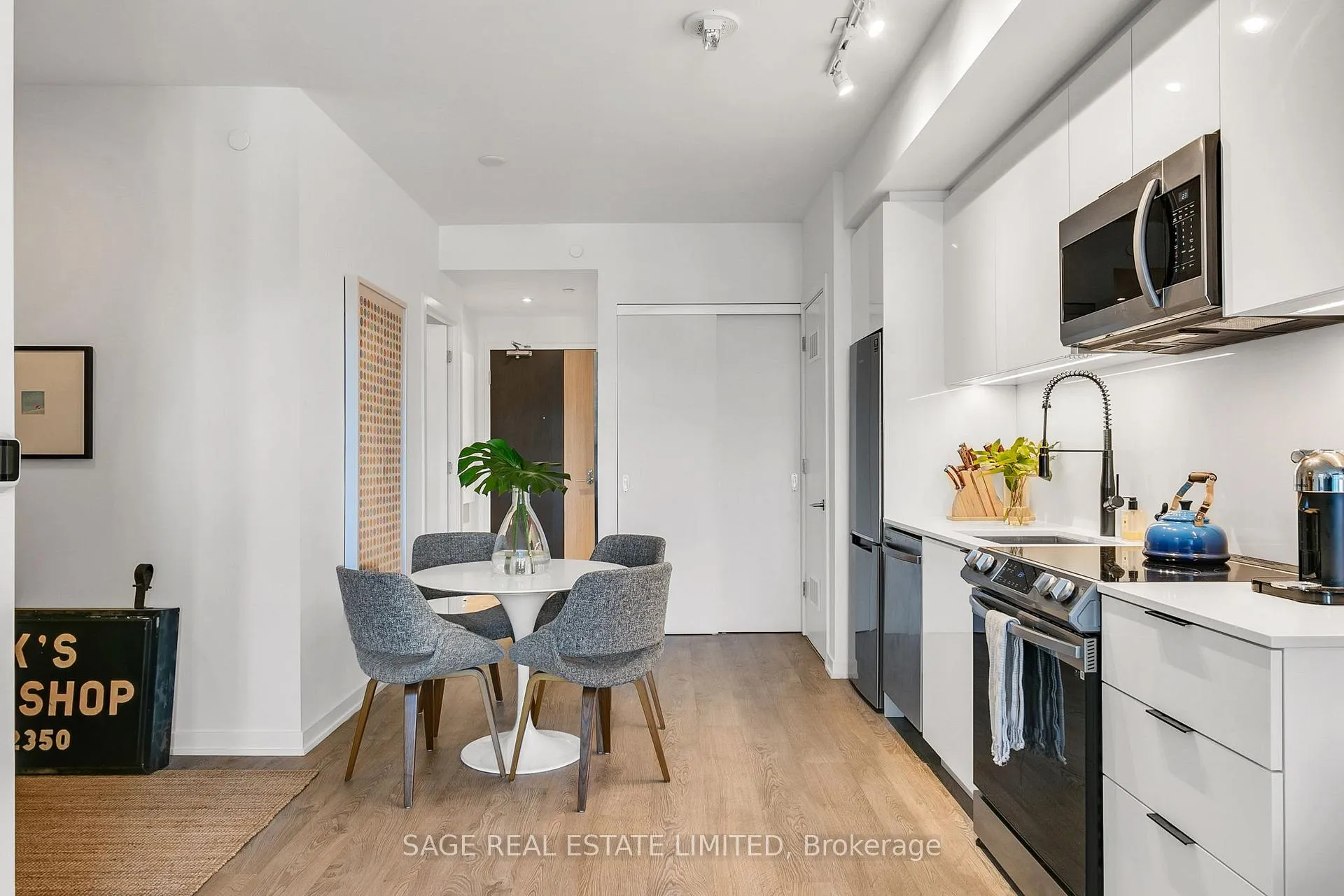Photo 4 of Unit 815, 50 Power Street, Toronto, Moss Park — HOMEH