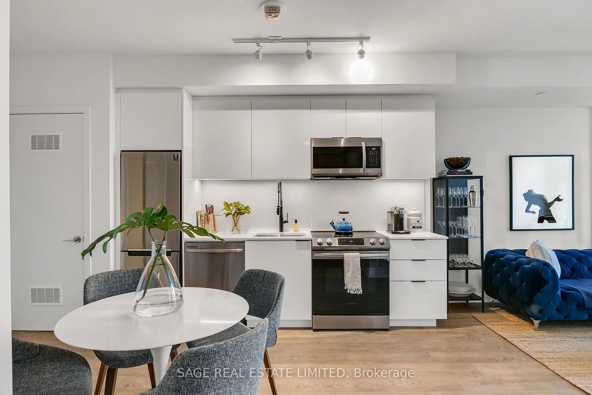 Photo 6 of Unit 815, 50 Power Street, Toronto, Moss Park — HOMEH