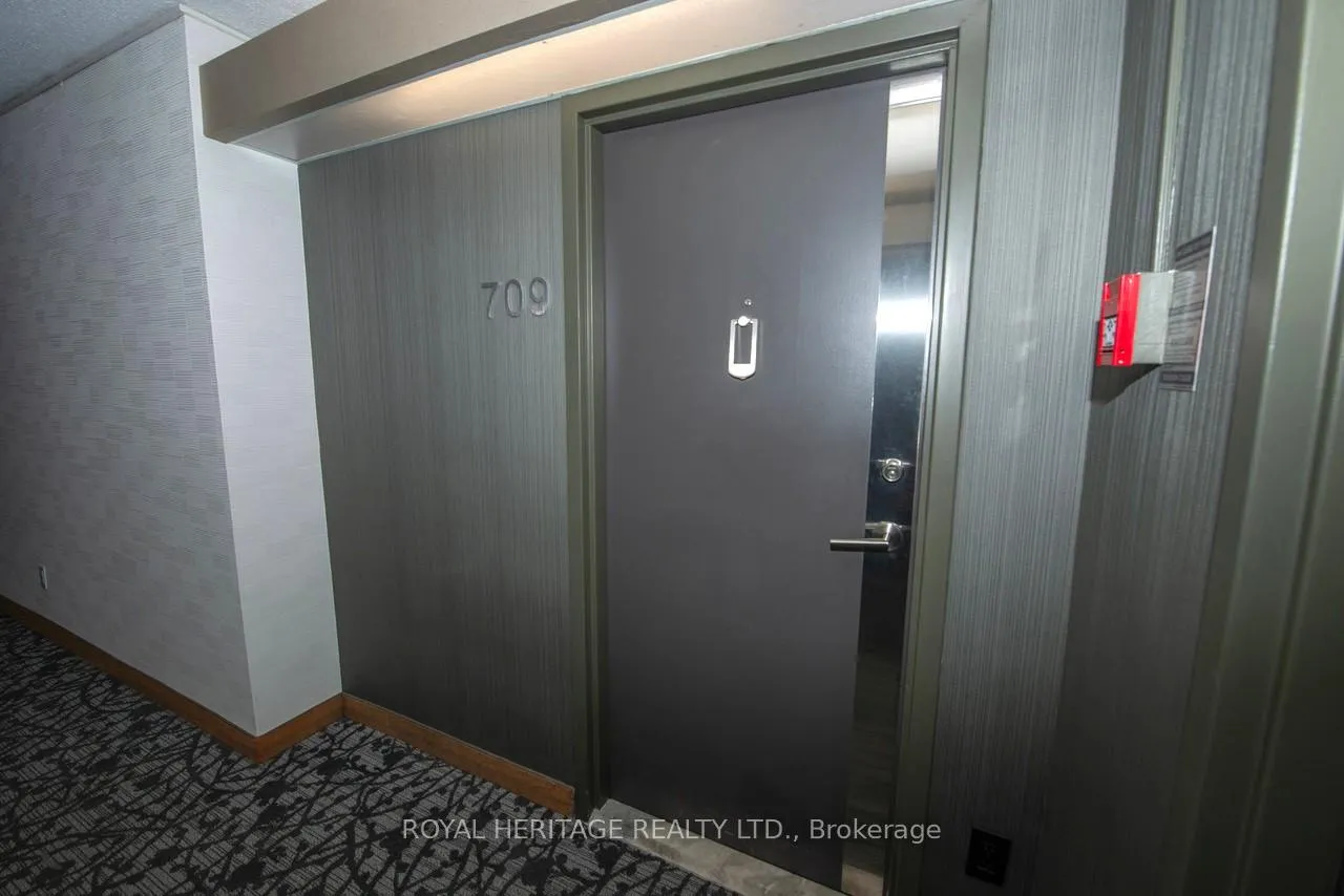 Photo 4 of Unit 709, 7811 Yonge Street, Markham, Thornhill — HOMEH