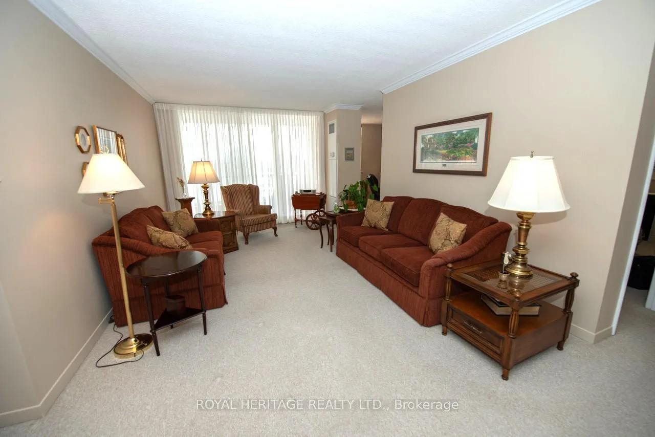 Photo 5 of Unit 709, 7811 Yonge Street, Markham, Thornhill — HOMEH