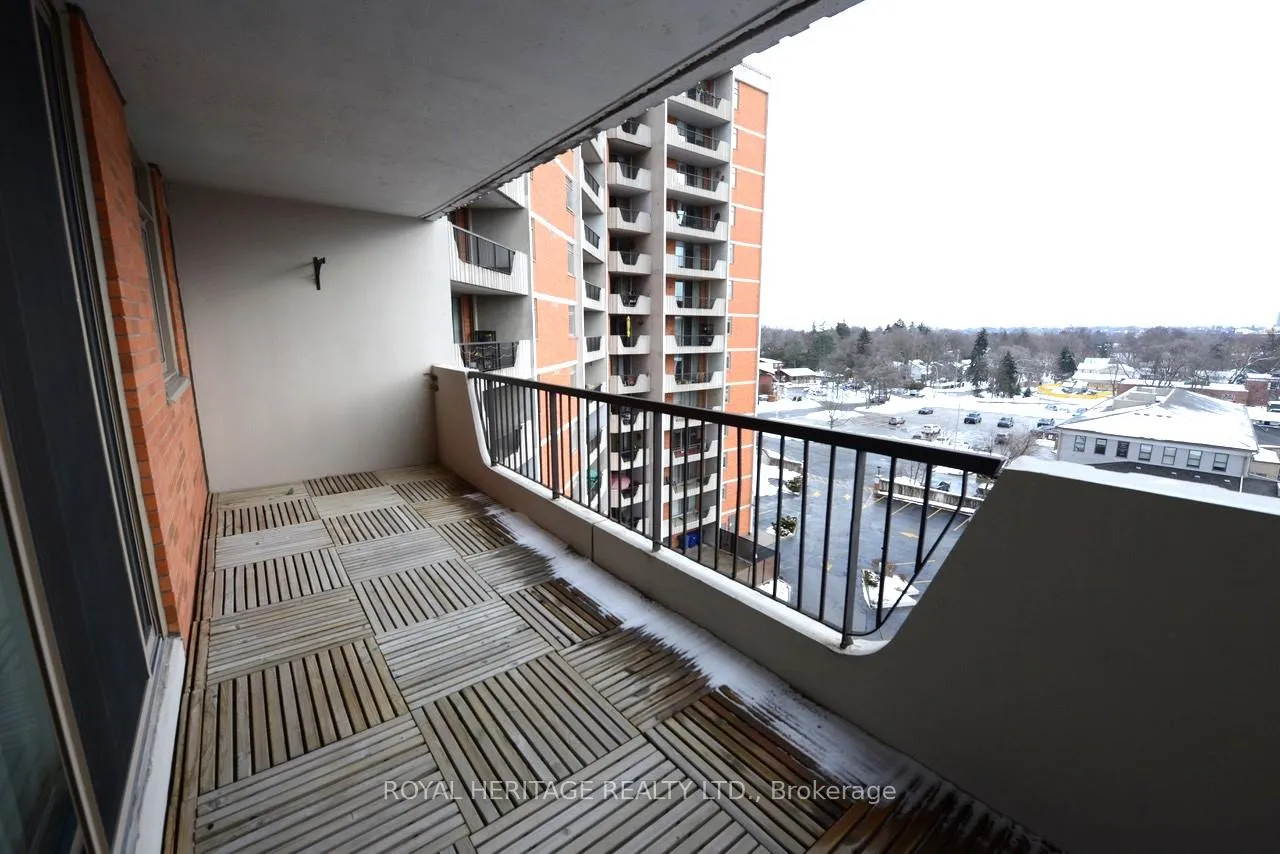 Photo 10 of Unit 709, 7811 Yonge Street, Markham, Thornhill — HOMEH