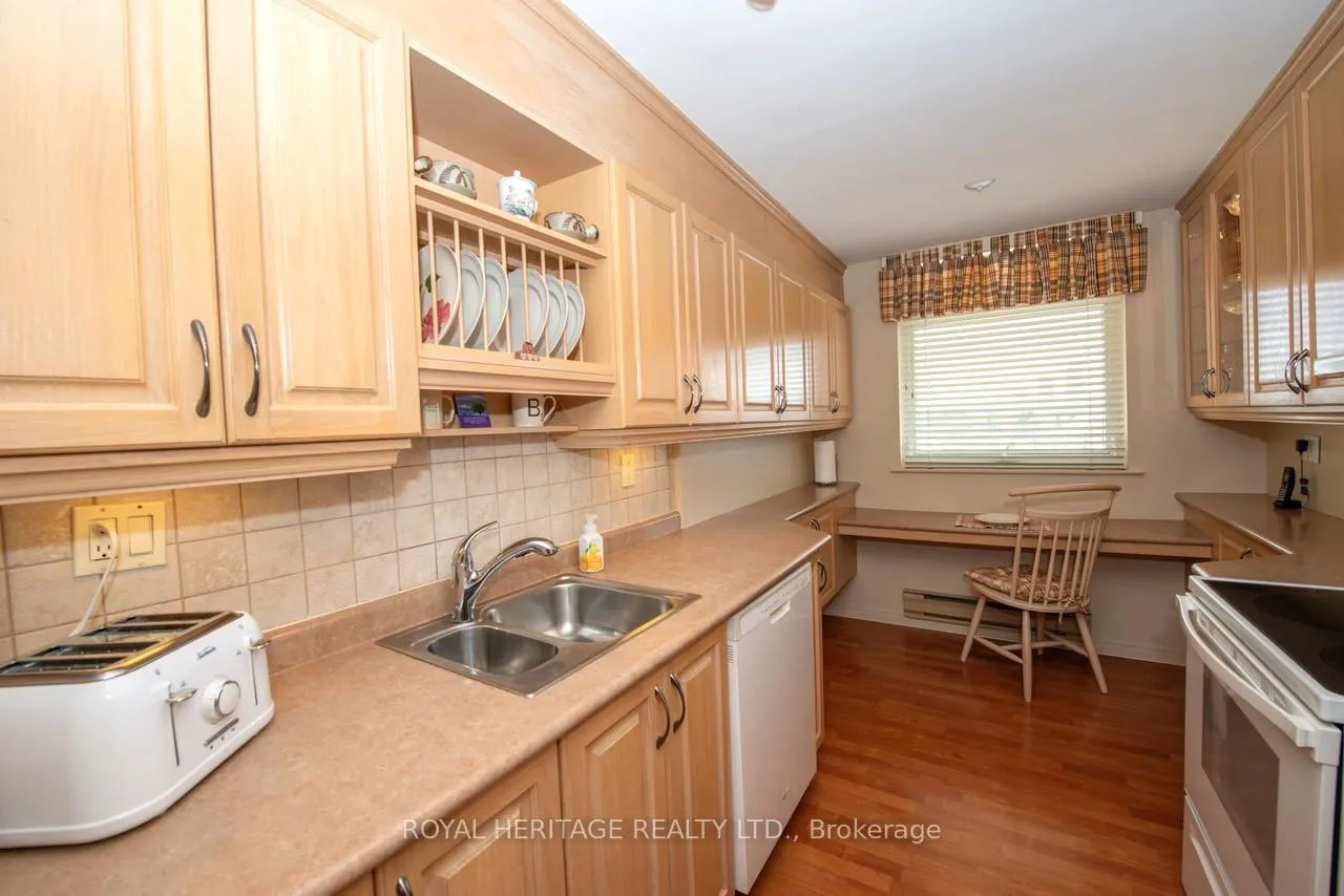Photo 13 of Unit 709, 7811 Yonge Street, Markham, Thornhill — HOMEH