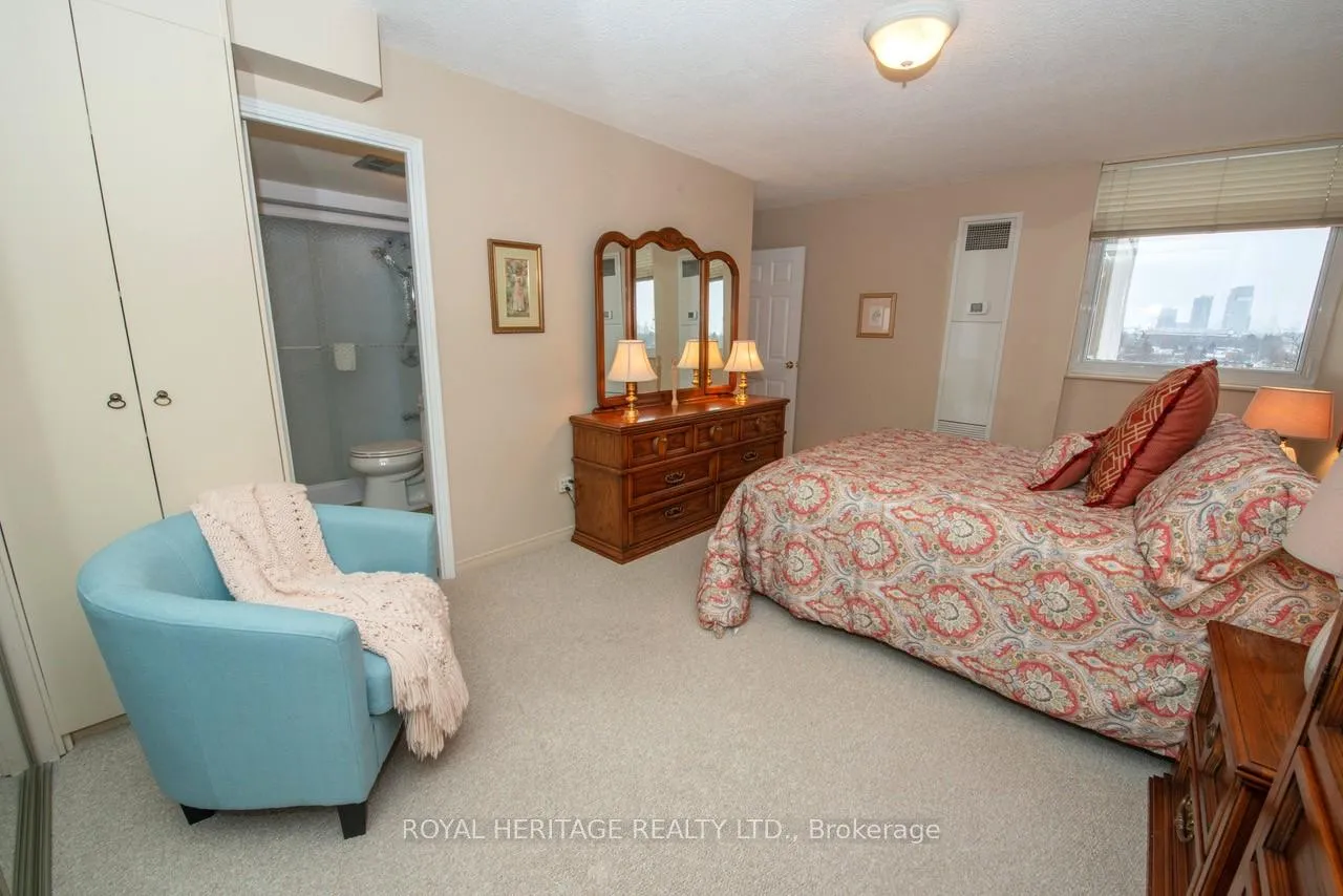 Photo 15 of Unit 709, 7811 Yonge Street, Markham, Thornhill — HOMEH