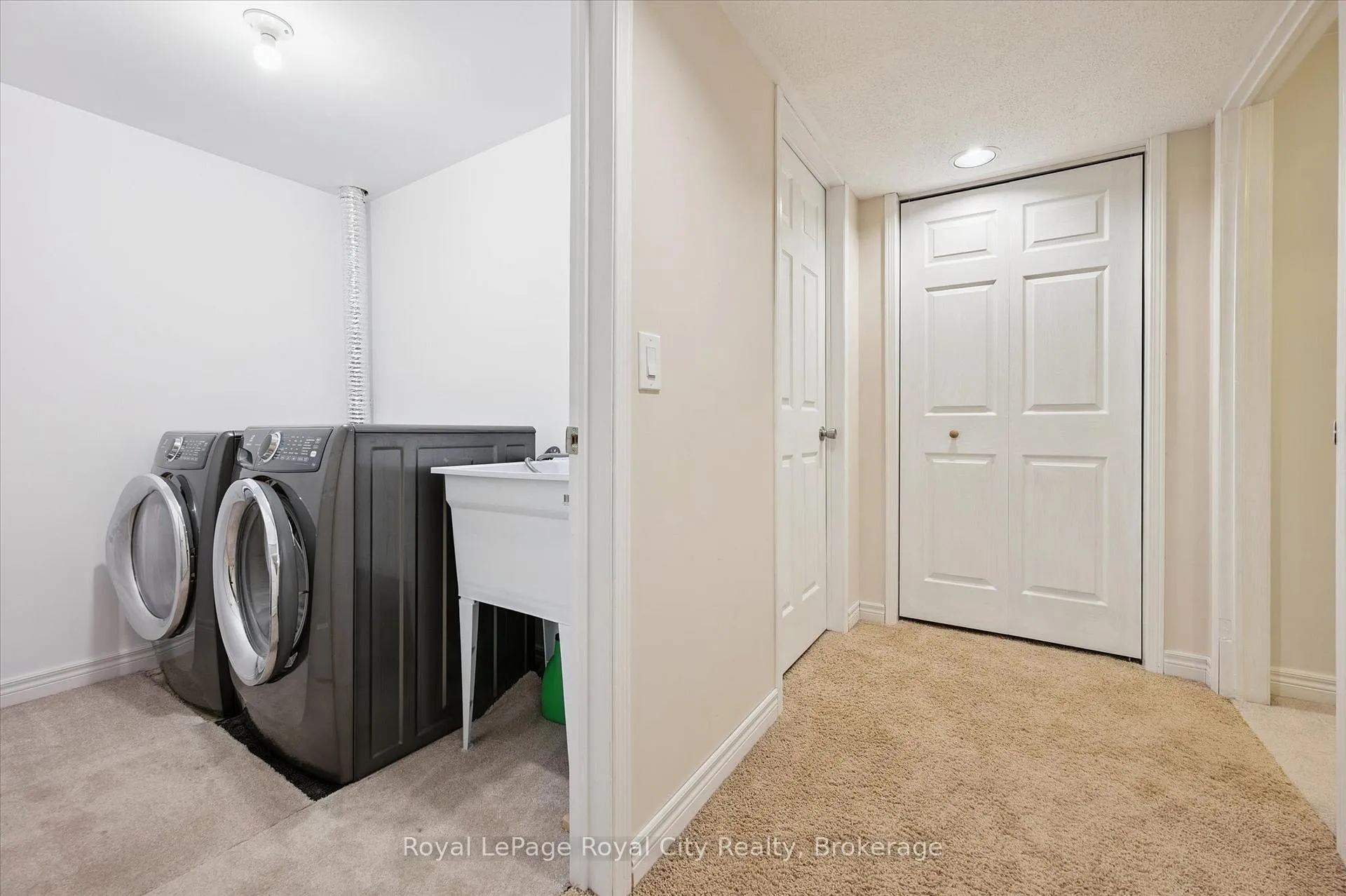 Photo 33 of 3 Pine Ridge Drive, Guelph, Pineridge/Westminster Woods — HOMEH