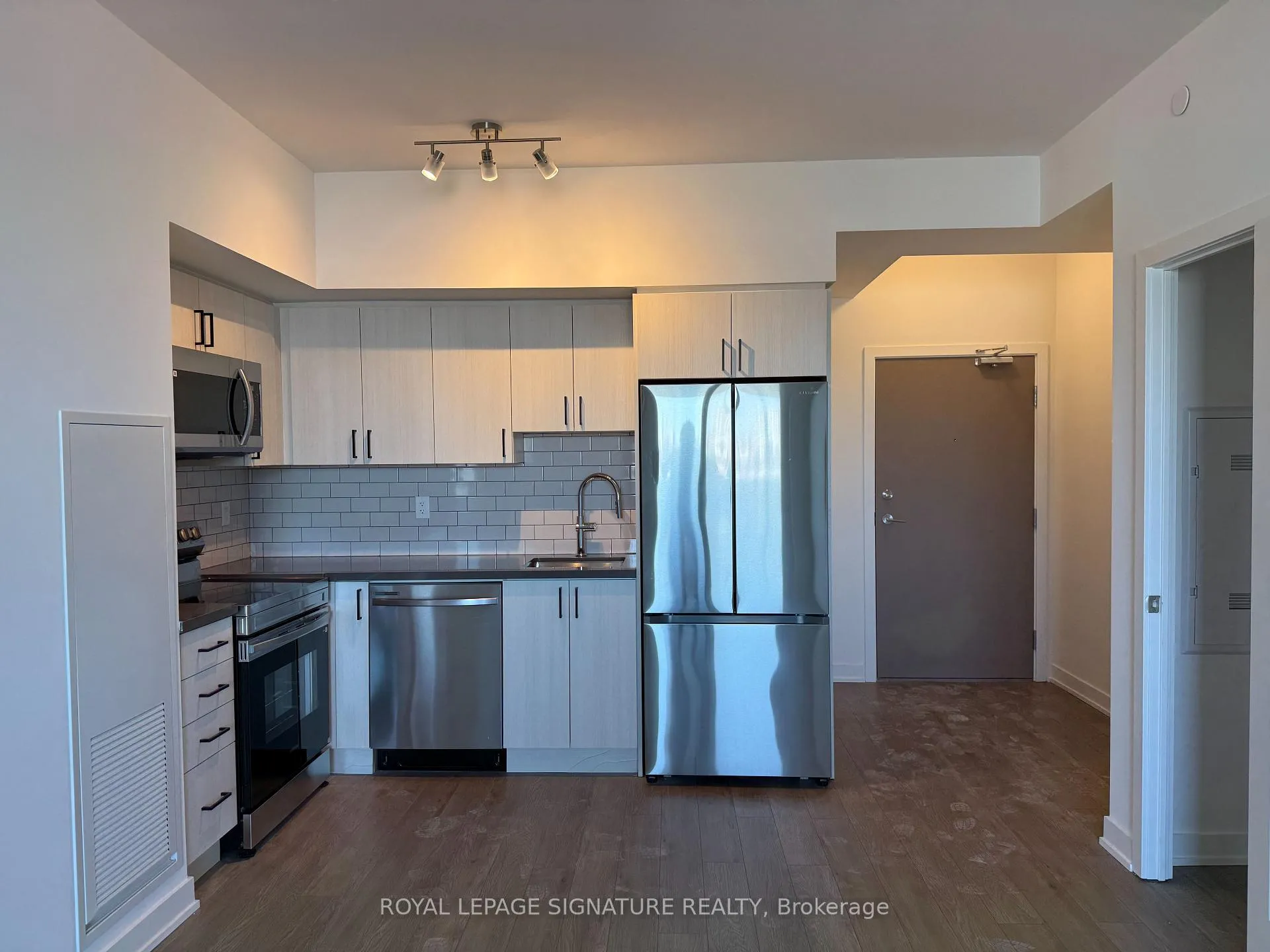 Photo 7 of Unit 203, 1010 Sandy Beach Road, Pickering, Bay Ridges — HOMEH