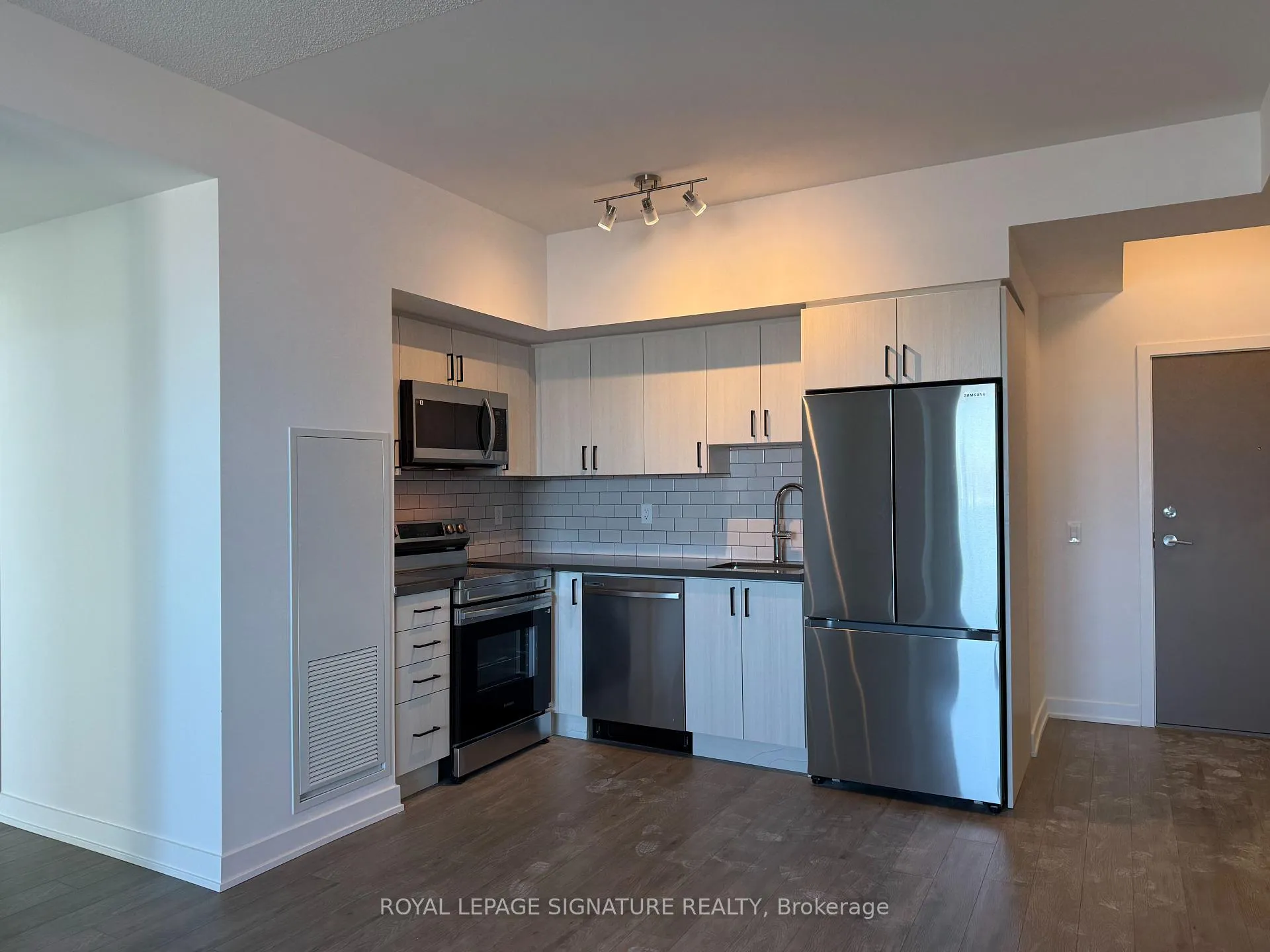 Photo 8 of Unit 203, 1010 Sandy Beach Road, Pickering, Bay Ridges — HOMEH