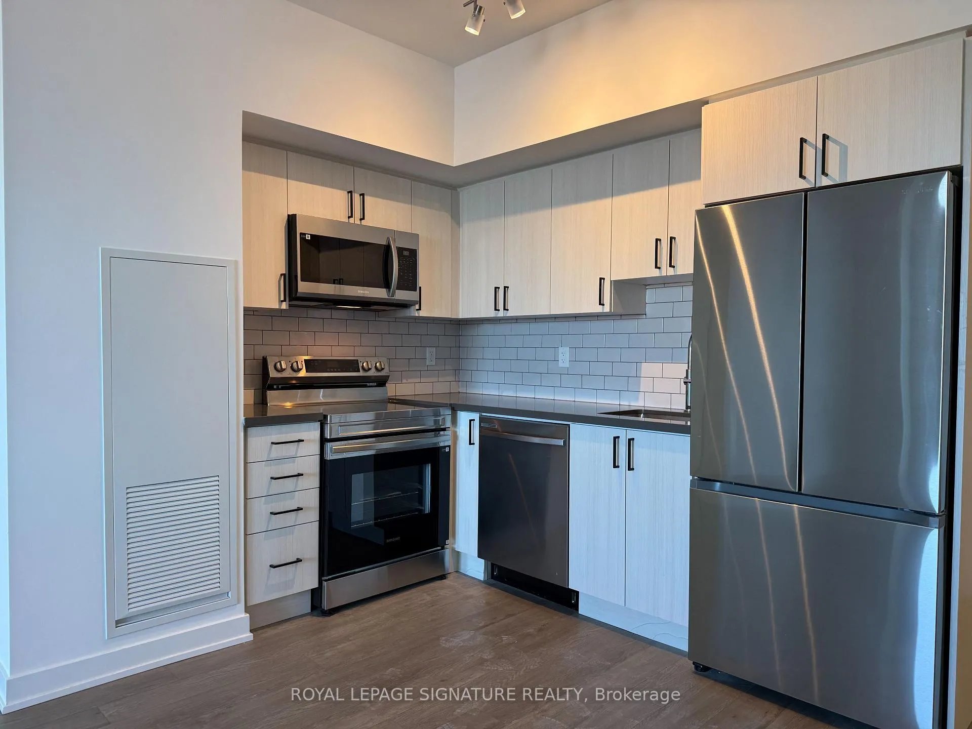 Photo 10 of Unit 203, 1010 Sandy Beach Road, Pickering, Bay Ridges — HOMEH