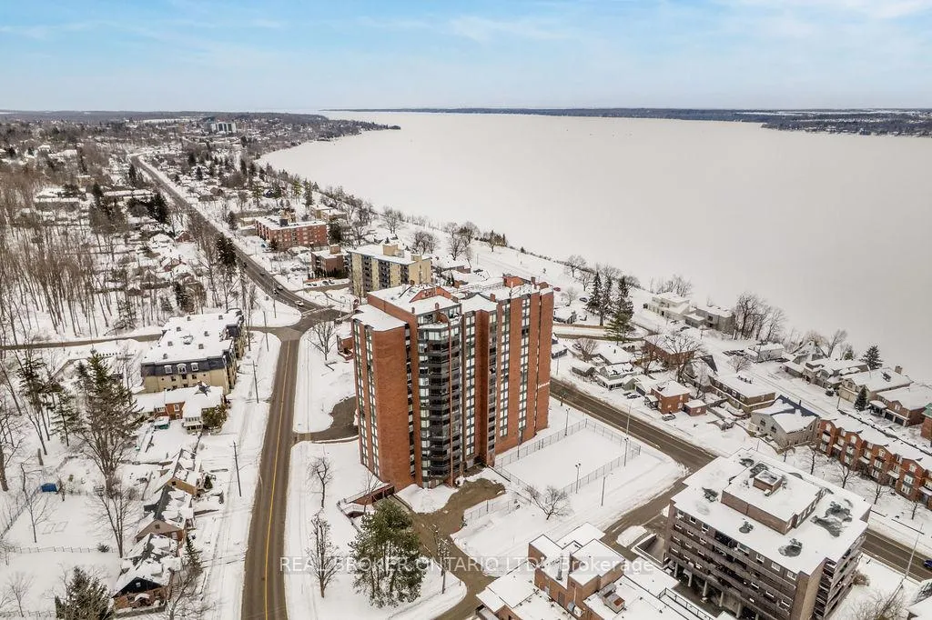 Photo 3 of Unit 208, 181 Collier Street, Barrie, North Shore — HOMEH