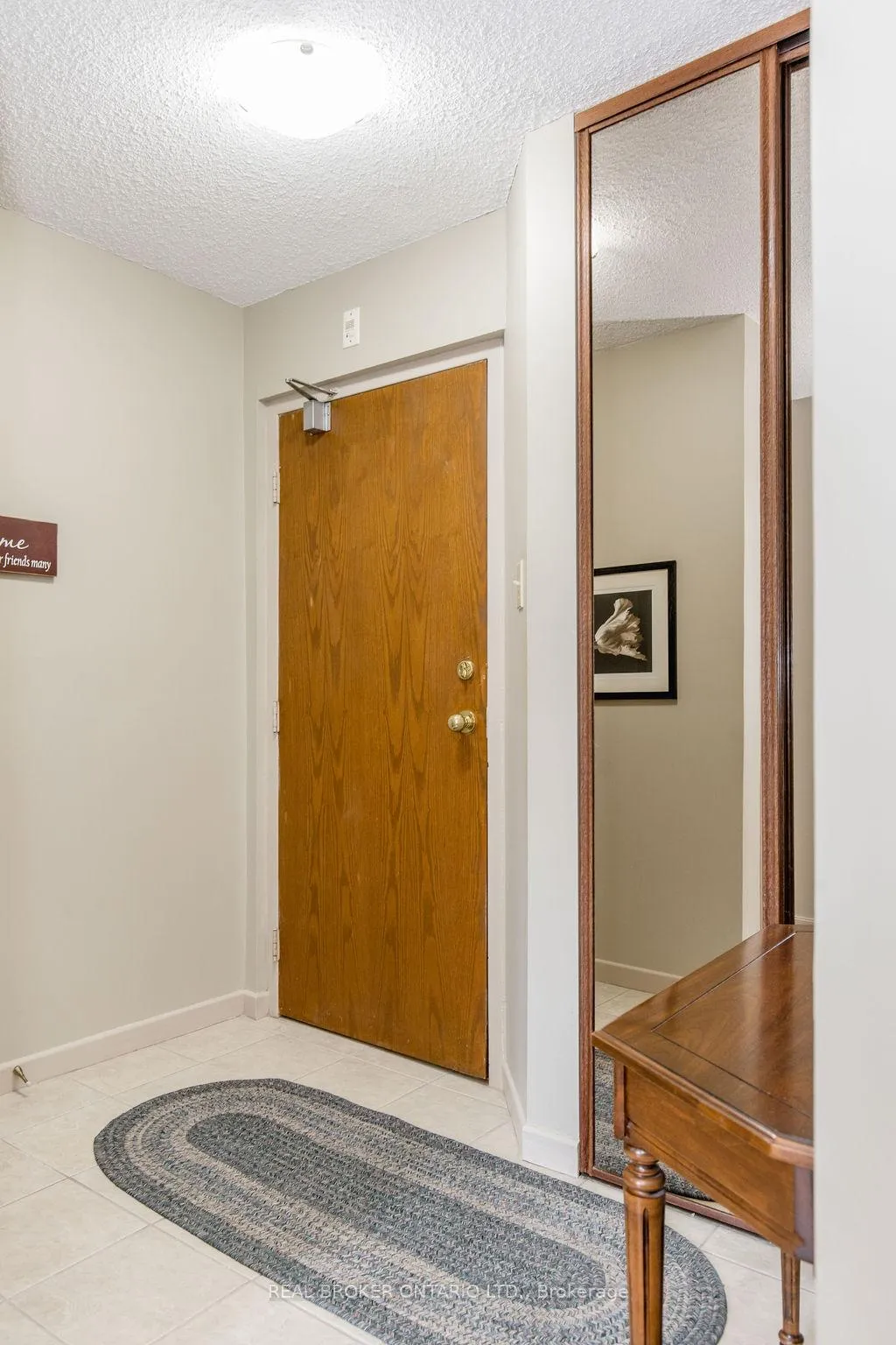 Photo 6 of Unit 208, 181 Collier Street, Barrie, North Shore — HOMEH
