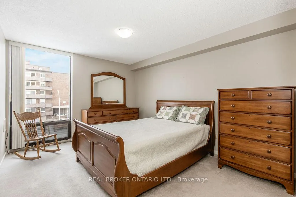 Photo 8 of Unit 208, 181 Collier Street, Barrie, North Shore — HOMEH
