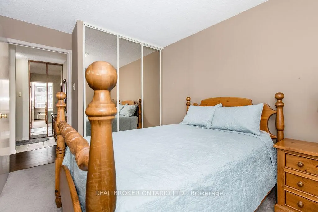 Photo 14 of Unit 208, 181 Collier Street, Barrie, North Shore — HOMEH