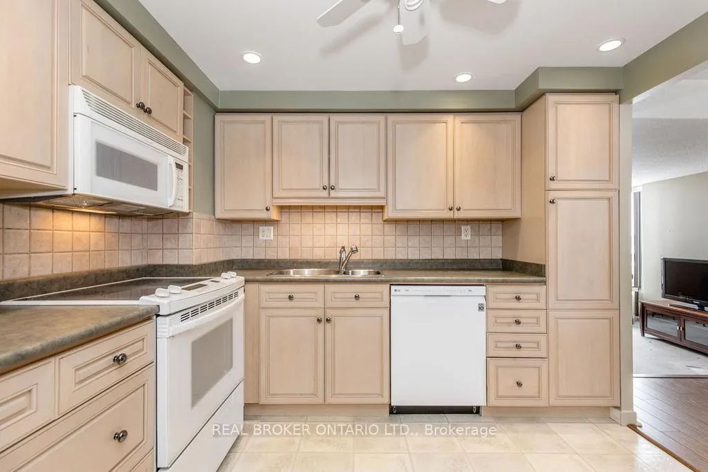 Photo 23 of Unit 208, 181 Collier Street, Barrie, North Shore — HOMEH