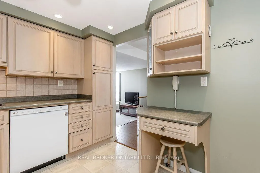 Photo 24 of Unit 208, 181 Collier Street, Barrie, North Shore — HOMEH