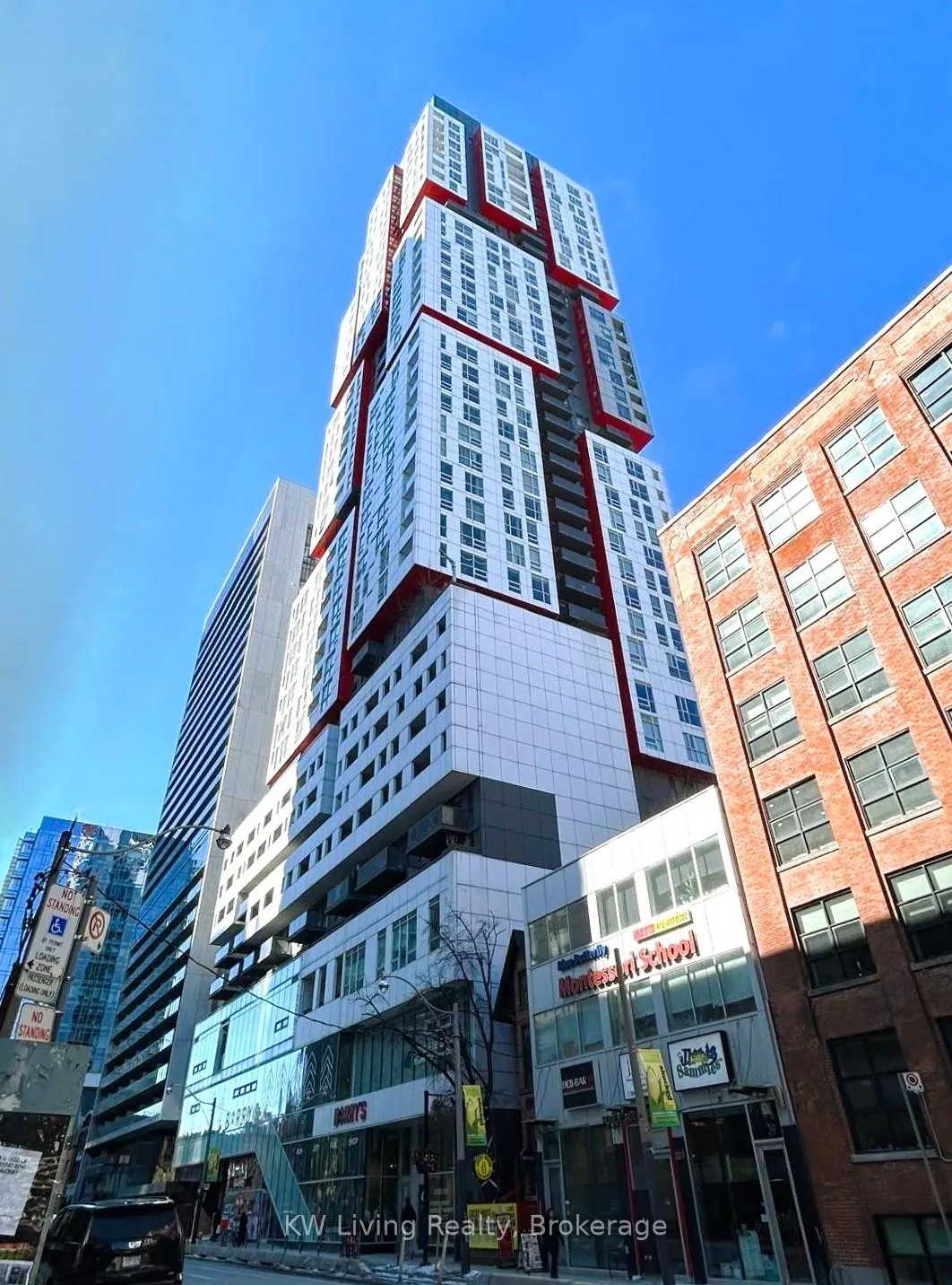 Front of Unit 2910, 318 Richmond Street