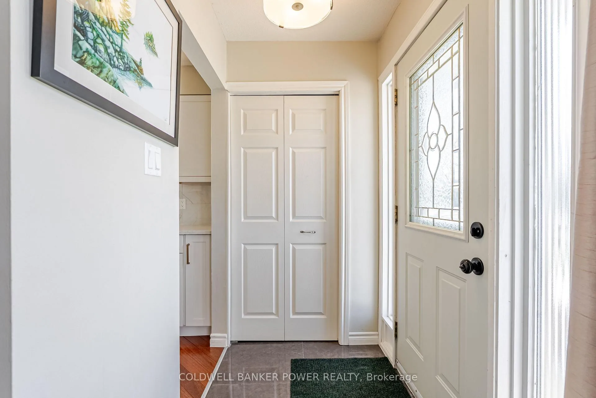 Photo 3 of 18 Stirling Crescent, St. Thomas — HOMEH