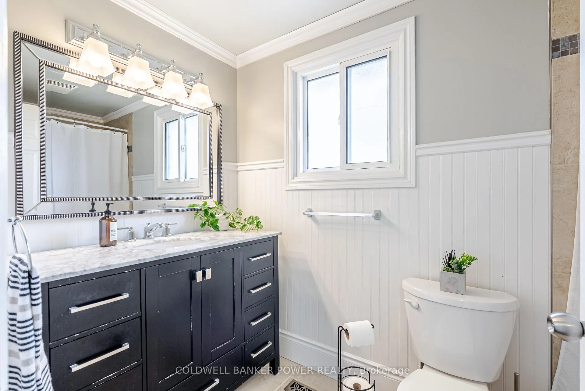 Photo 19 of 18 Stirling Crescent, St. Thomas — HOMEH