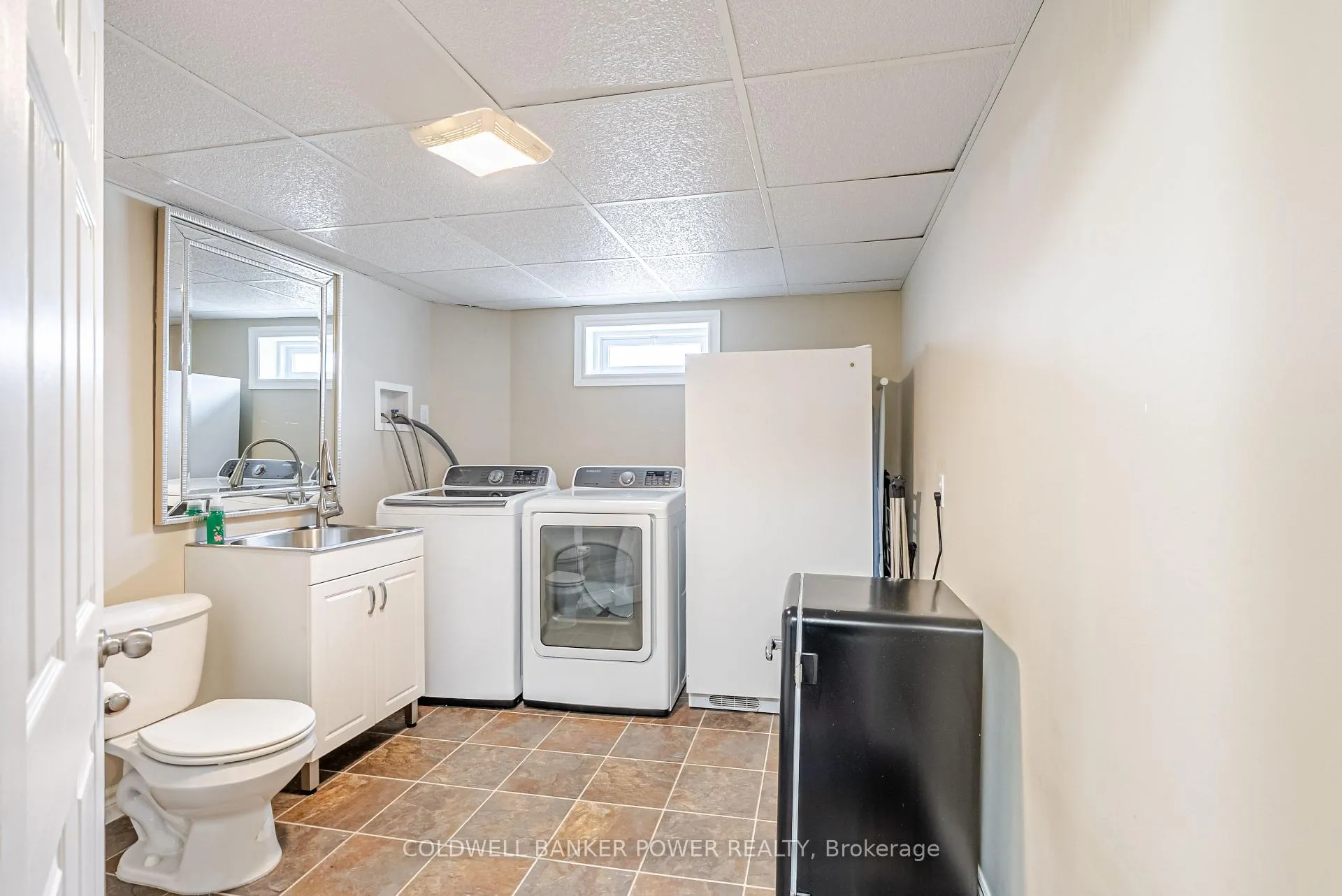 Photo 27 of 18 Stirling Crescent, St. Thomas — HOMEH