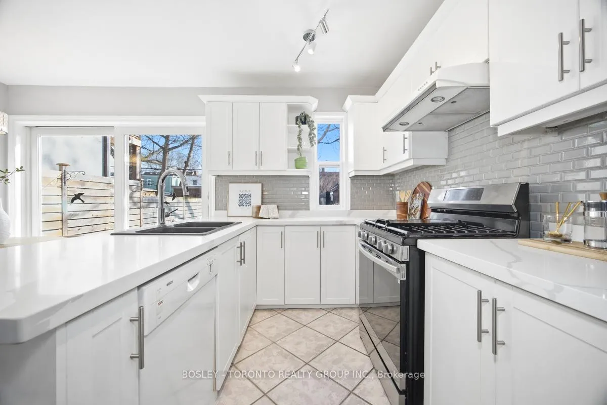 Photo 11 of 209 Springdale Boulevard, Toronto, Danforth Village-East York — HOMEH