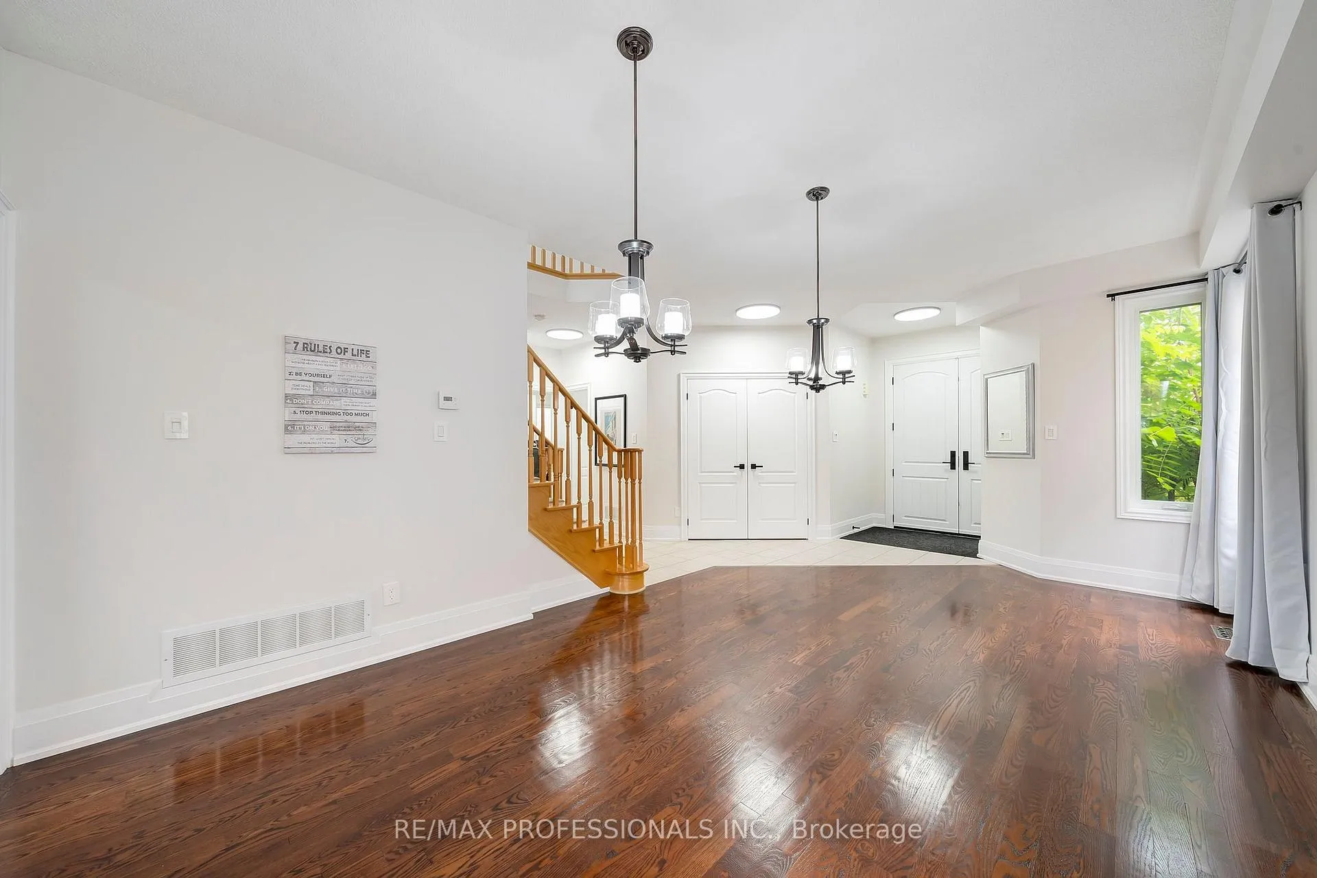 Photo 6 of 67 Chaplin Crescent, Halton Hills, Georgetown — HOMEH