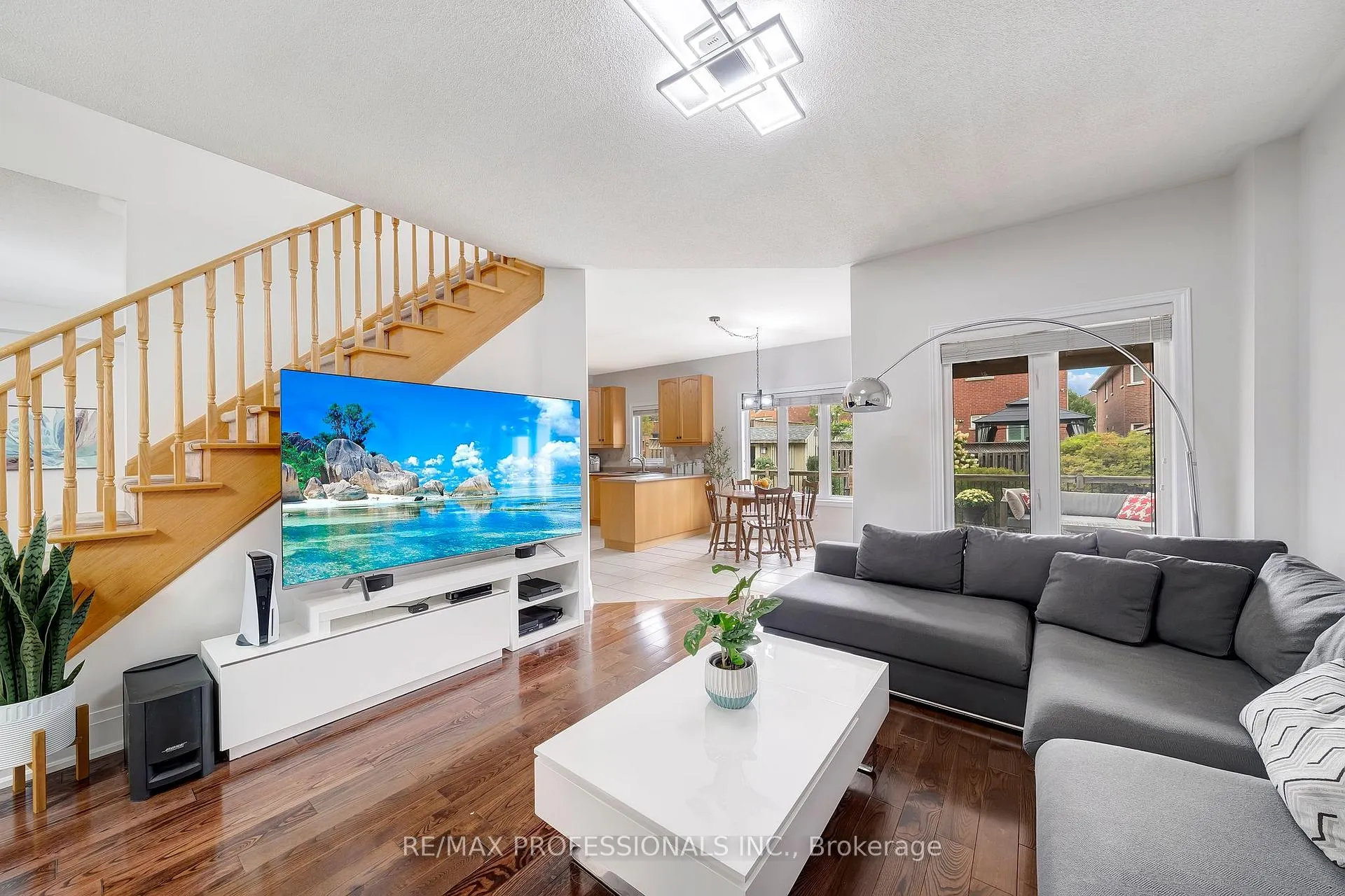 Photo 11 of 67 Chaplin Crescent, Halton Hills, Georgetown — HOMEH