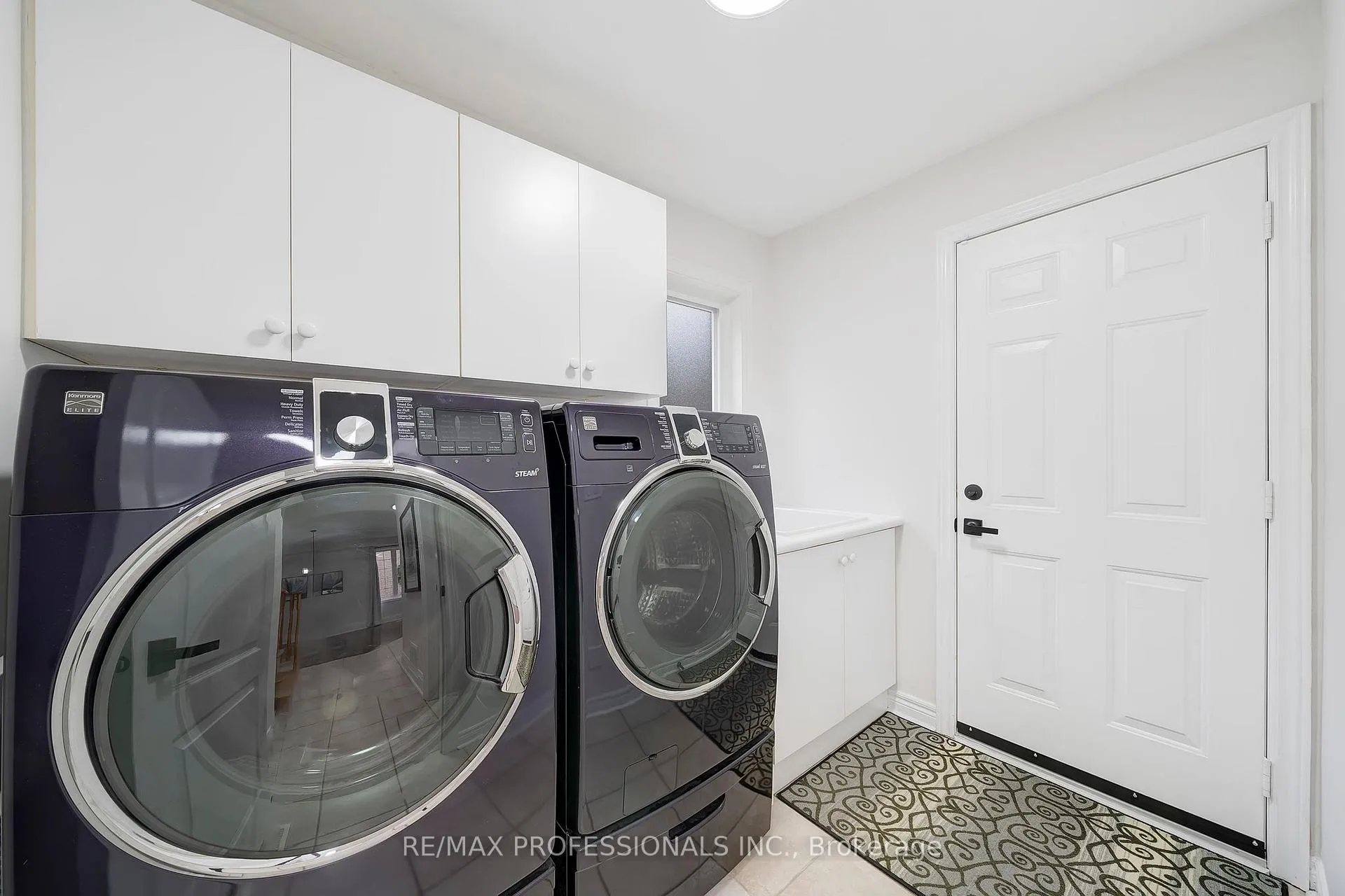 Photo 15 of 67 Chaplin Crescent, Halton Hills, Georgetown — HOMEH