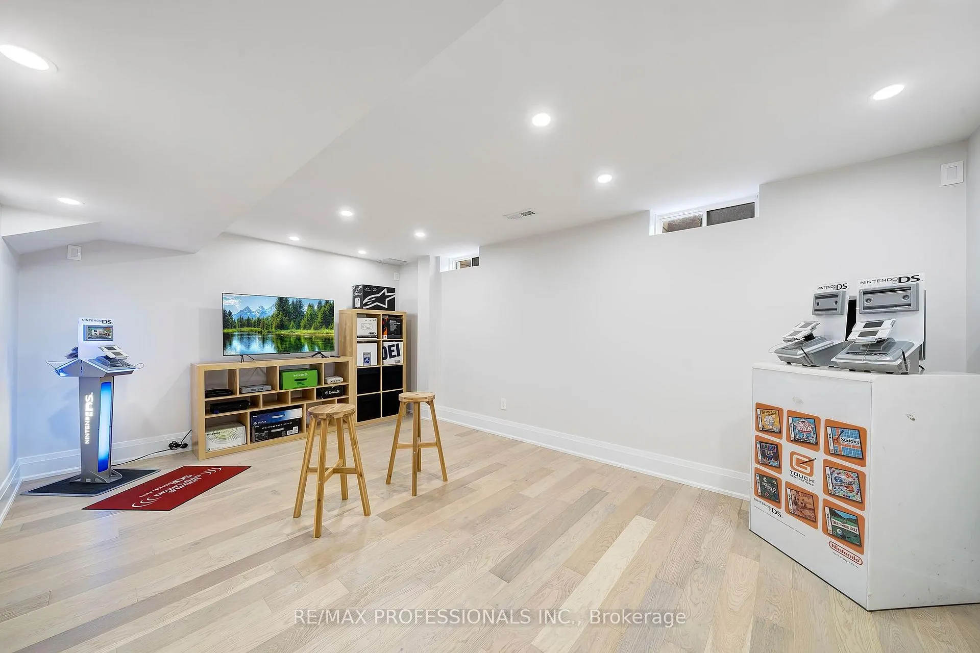 Photo 32 of 67 Chaplin Crescent, Halton Hills, Georgetown — HOMEH