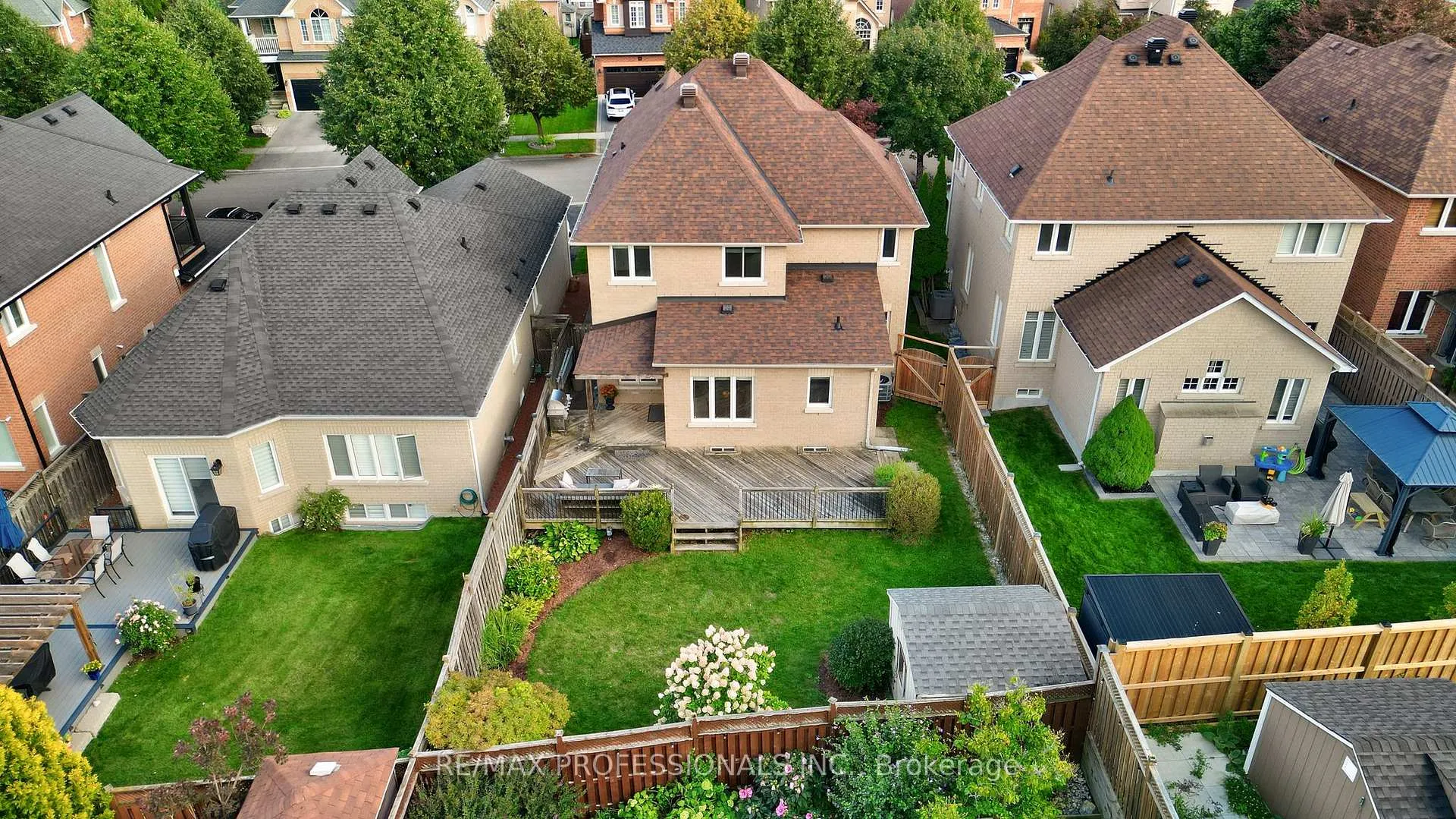 Photo 35 of 67 Chaplin Crescent, Halton Hills, Georgetown — HOMEH