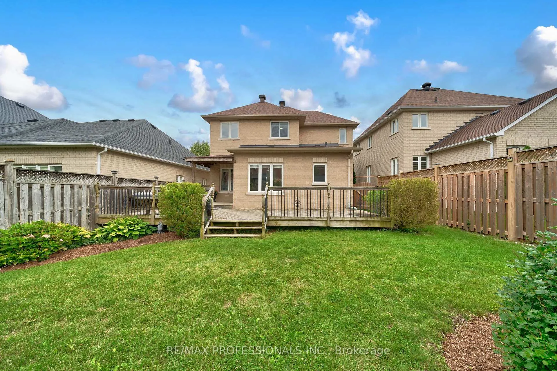 Photo 37 of 67 Chaplin Crescent, Halton Hills, Georgetown — HOMEH