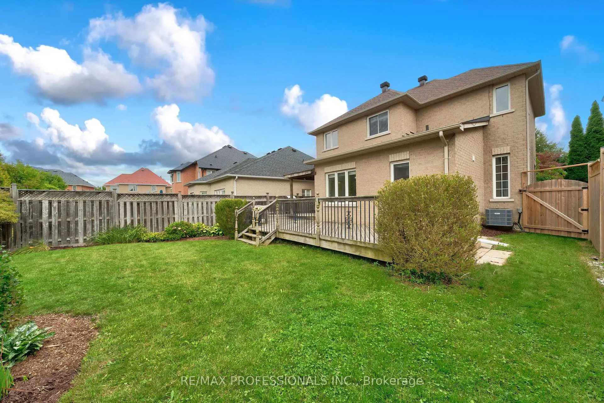 Photo 38 of 67 Chaplin Crescent, Halton Hills, Georgetown — HOMEH