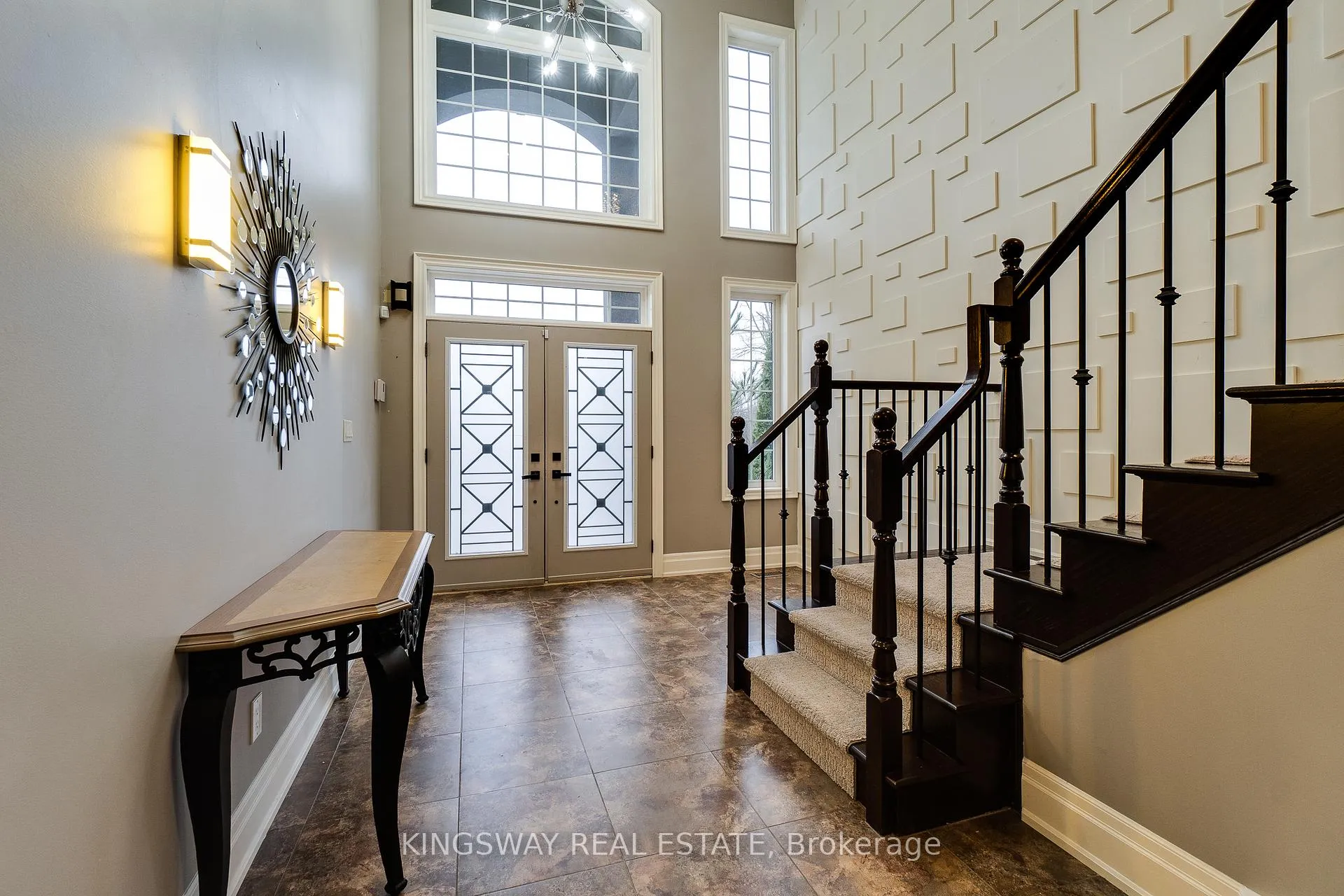 Photo 5 of 261 Fair Street, Hamilton, Meadowlands — HOMEH