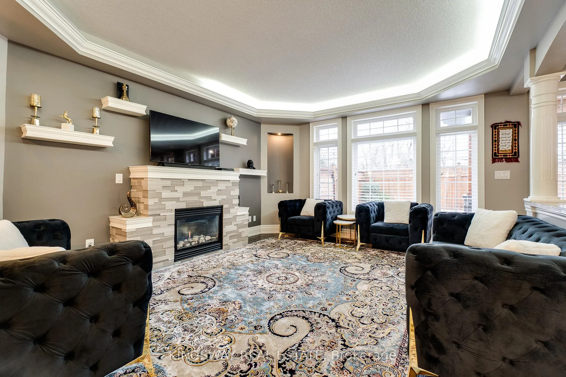 Photo 10 of 261 Fair Street, Hamilton, Meadowlands — HOMEH