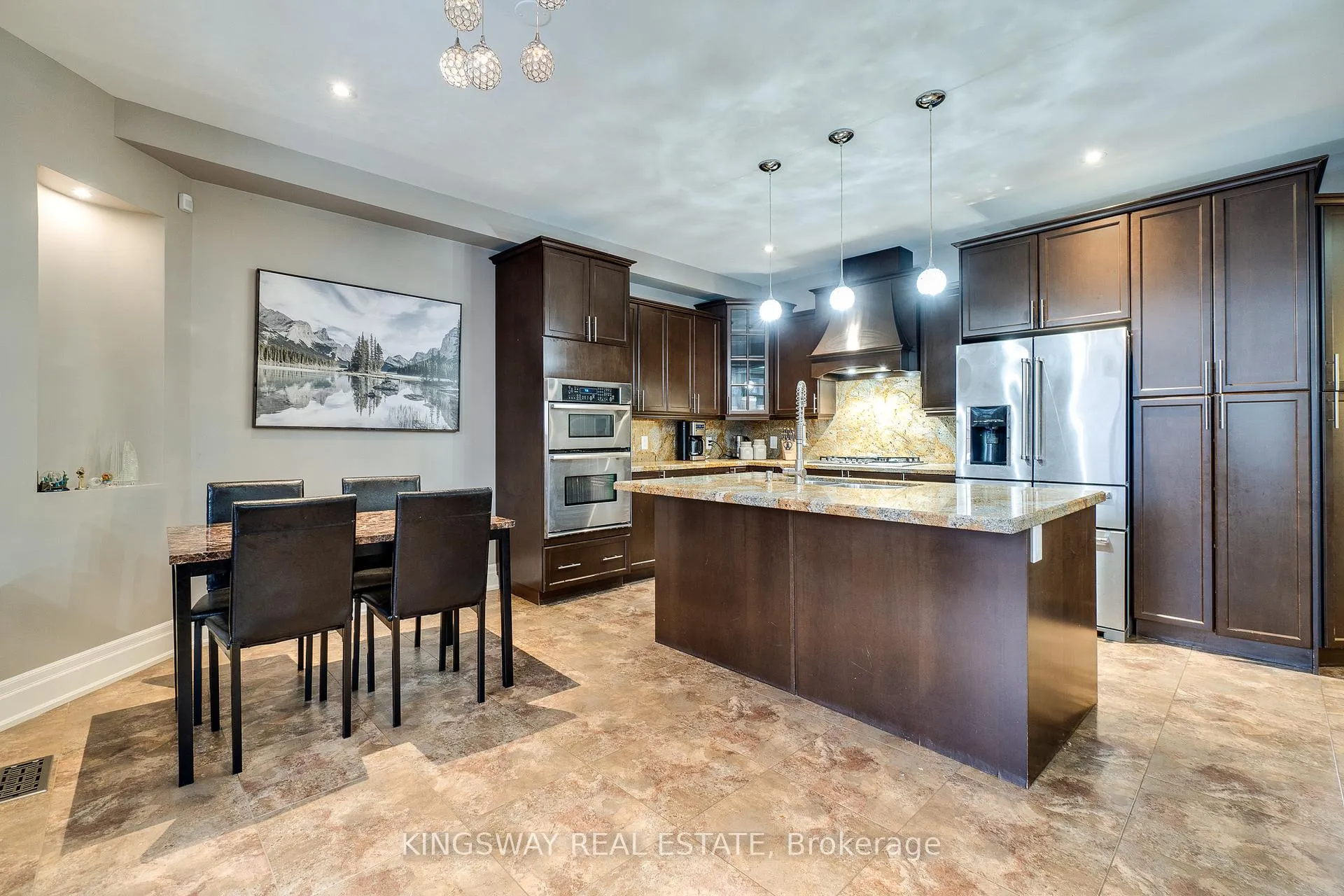 Photo 17 of 261 Fair Street, Hamilton, Meadowlands — HOMEH